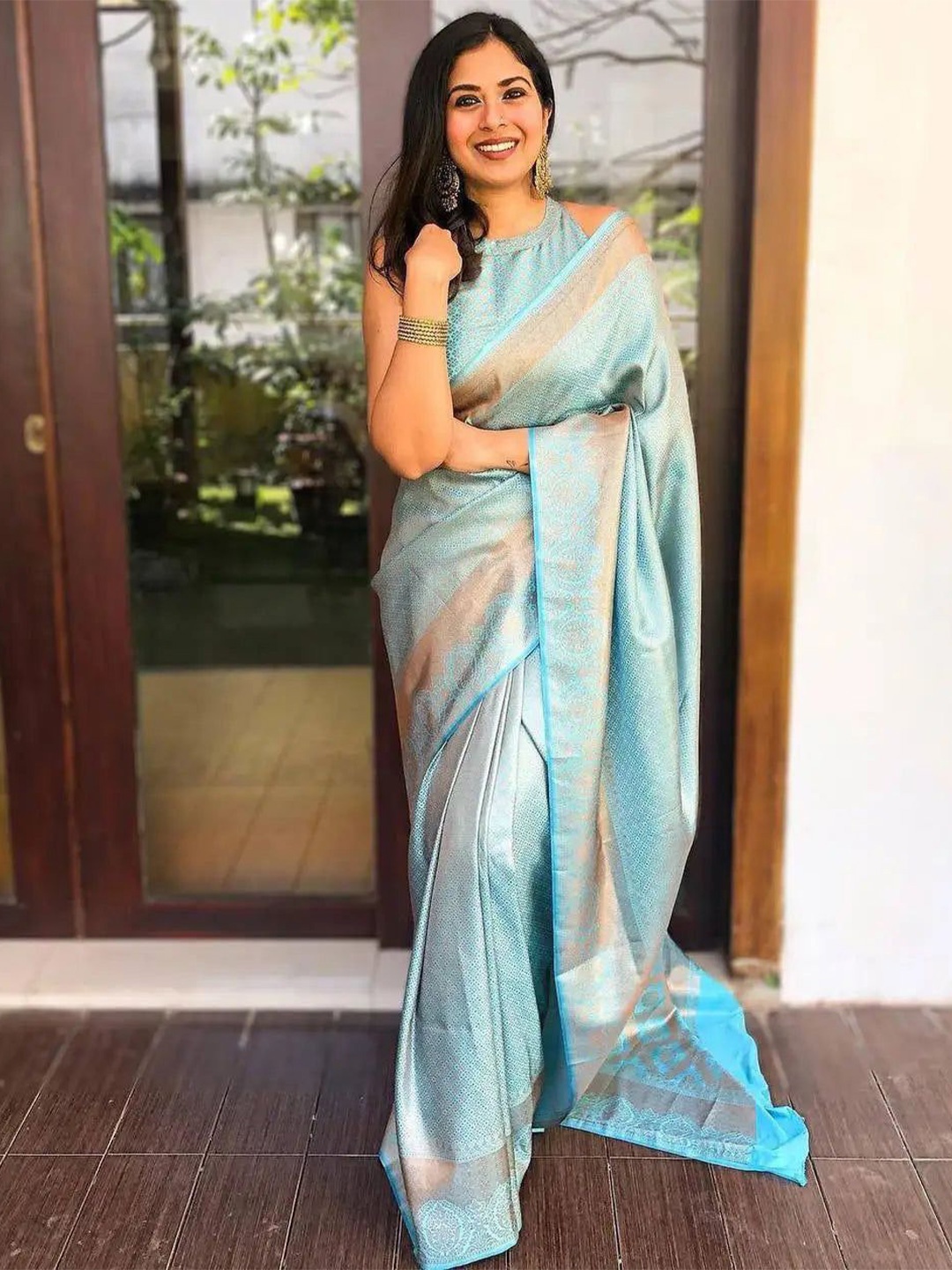 

Jinax Woven Design Zari Pure Silk Banarasi Saree, Sea green