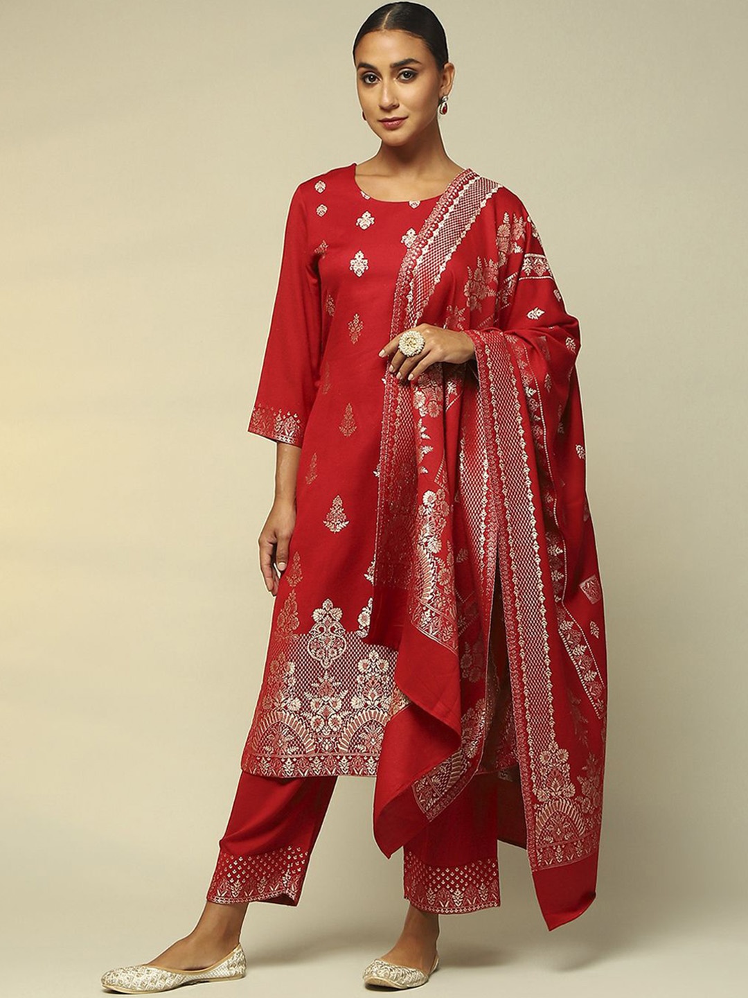 

Rangriti Women Floral Printed Regular Kurta with Palazzos & With Dupatta, Red