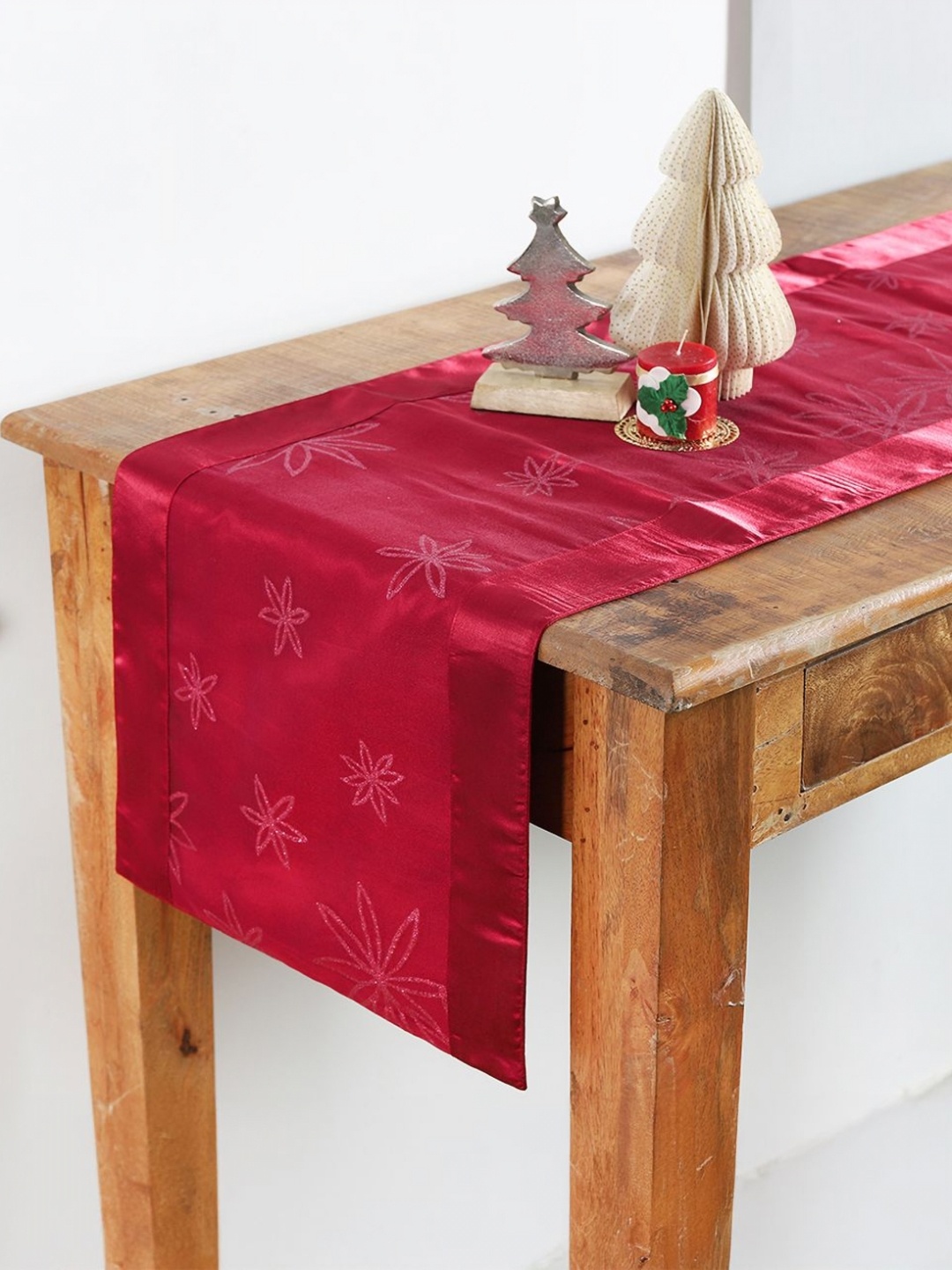 

Ratan Cart Red Ethnic Motifs Pure Cotton Rectangular Table Runner