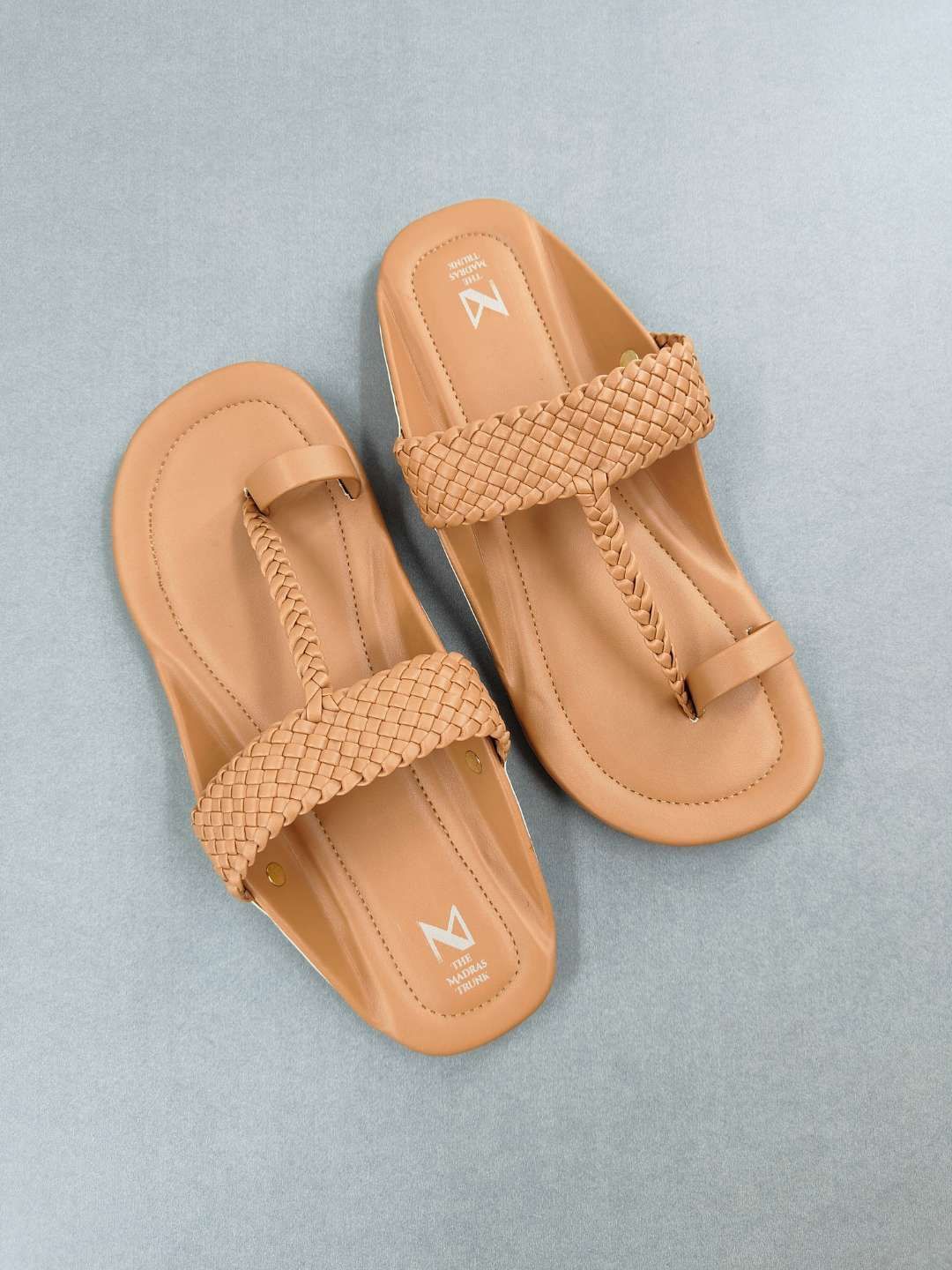 

THE MADRAS TRUNK Men Comfort Sandals, Tan