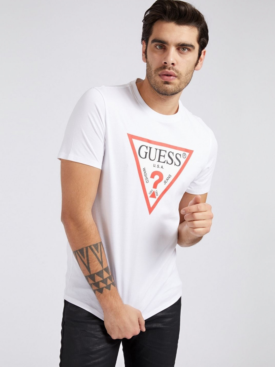 

GUESS Men Typography Printed Pure Cotton Pockets T-shirt, White