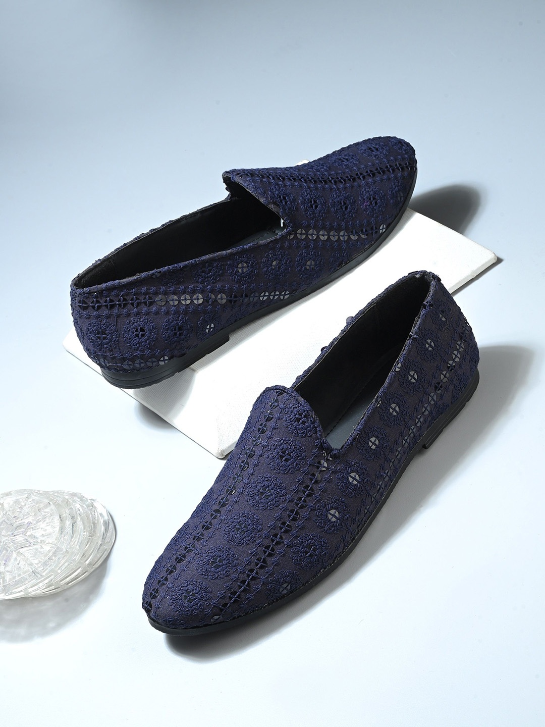 

House of Pataudi Men Embroidered Casual Slip On Mojaris, Blue