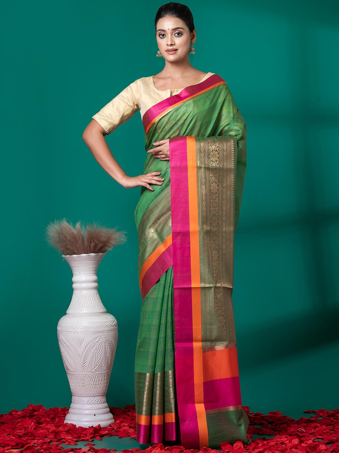 

VIBHAVARI Woven Design Zari Silk Cotton Saree, Green