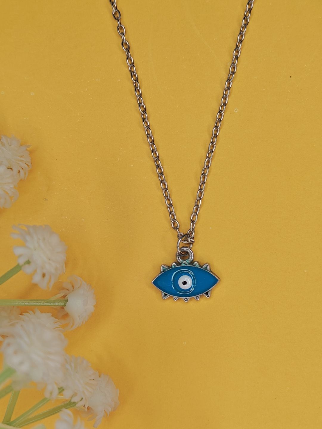 

NVR Silver-Plated Circular Pendants with Chains