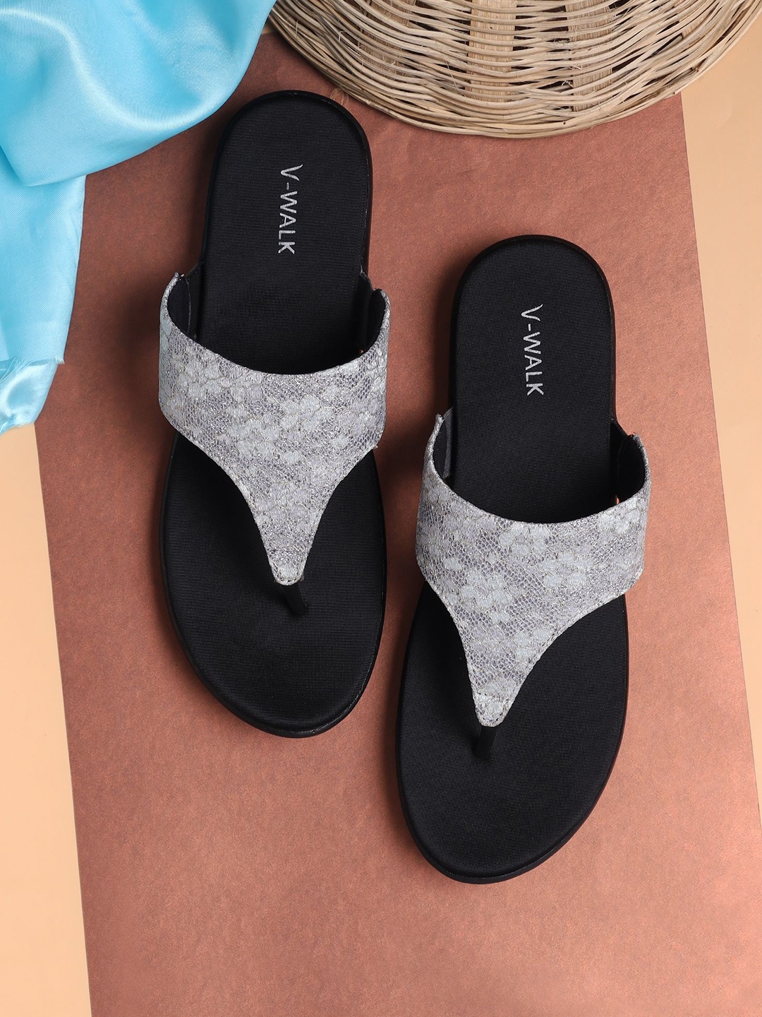 

V-WALK Women Printed One Toe Flats, Grey