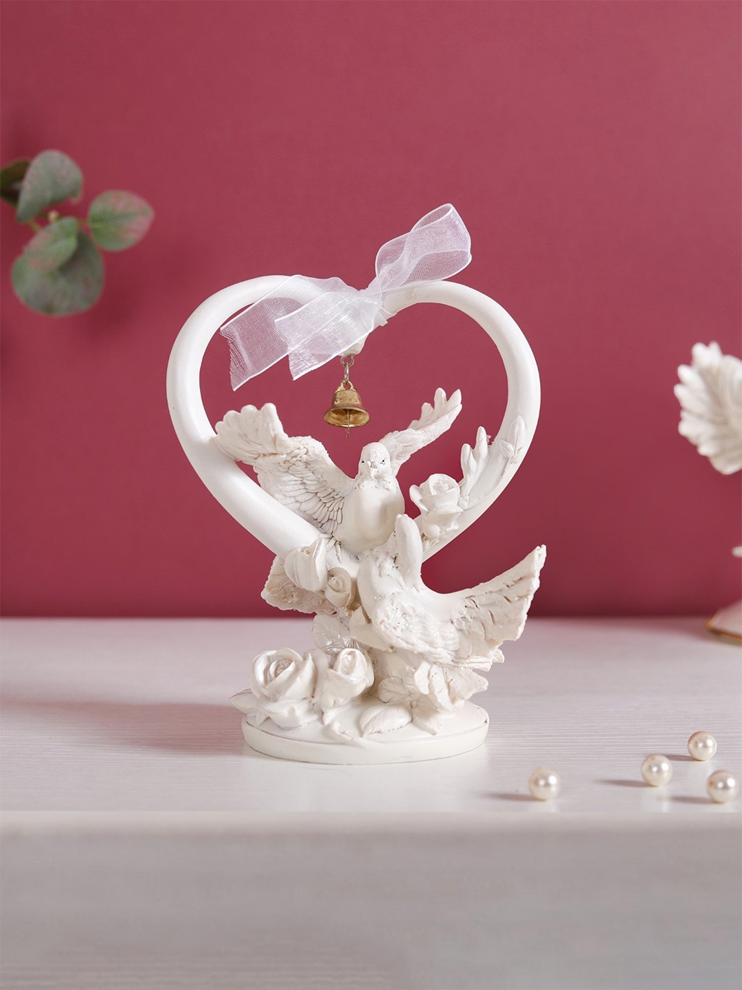 

Nestasia White Doves Couple Showpiece