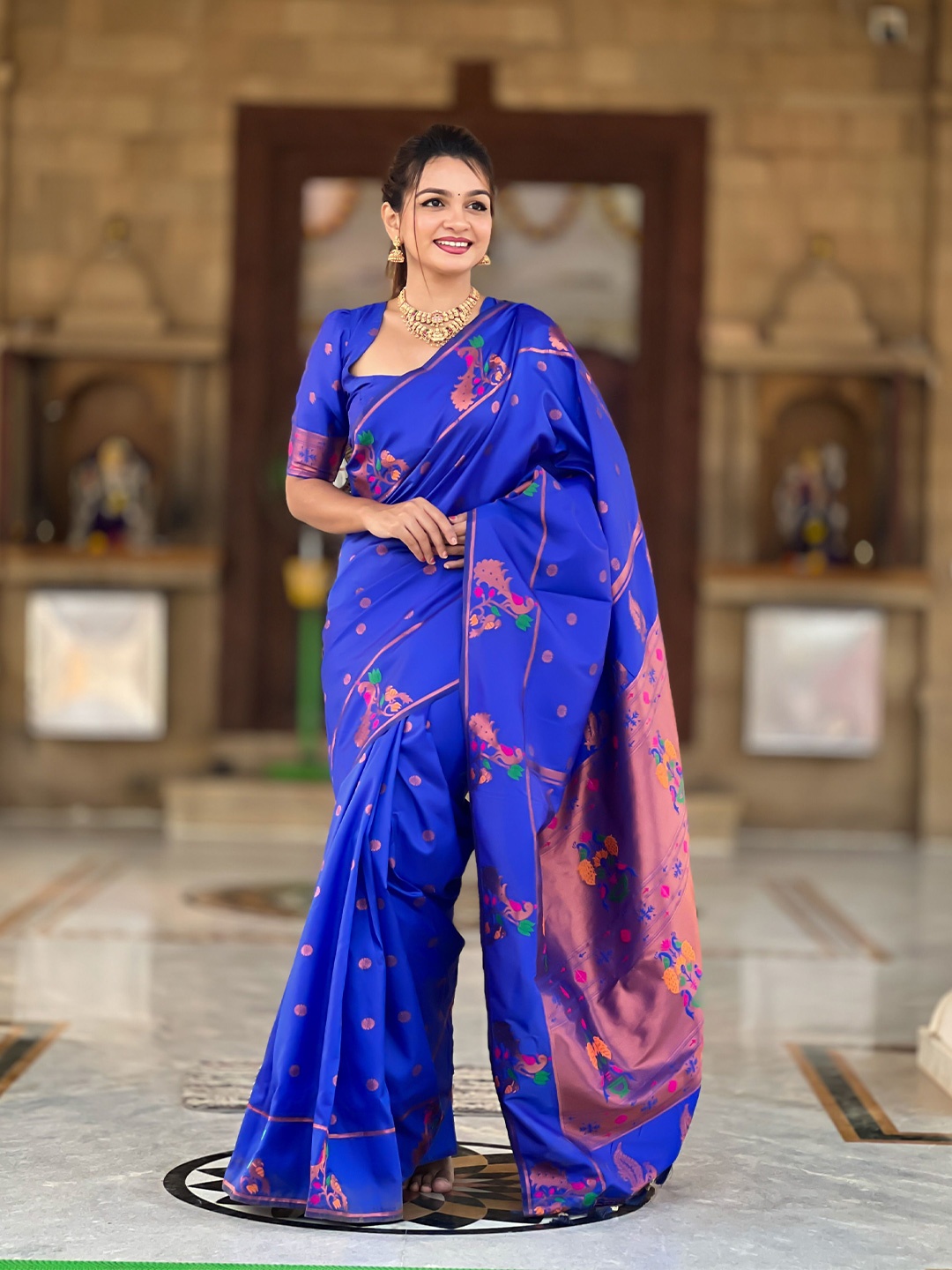 

YAVIRA SILK Woven Design Zari Pure Silk Paithani Saree, Blue