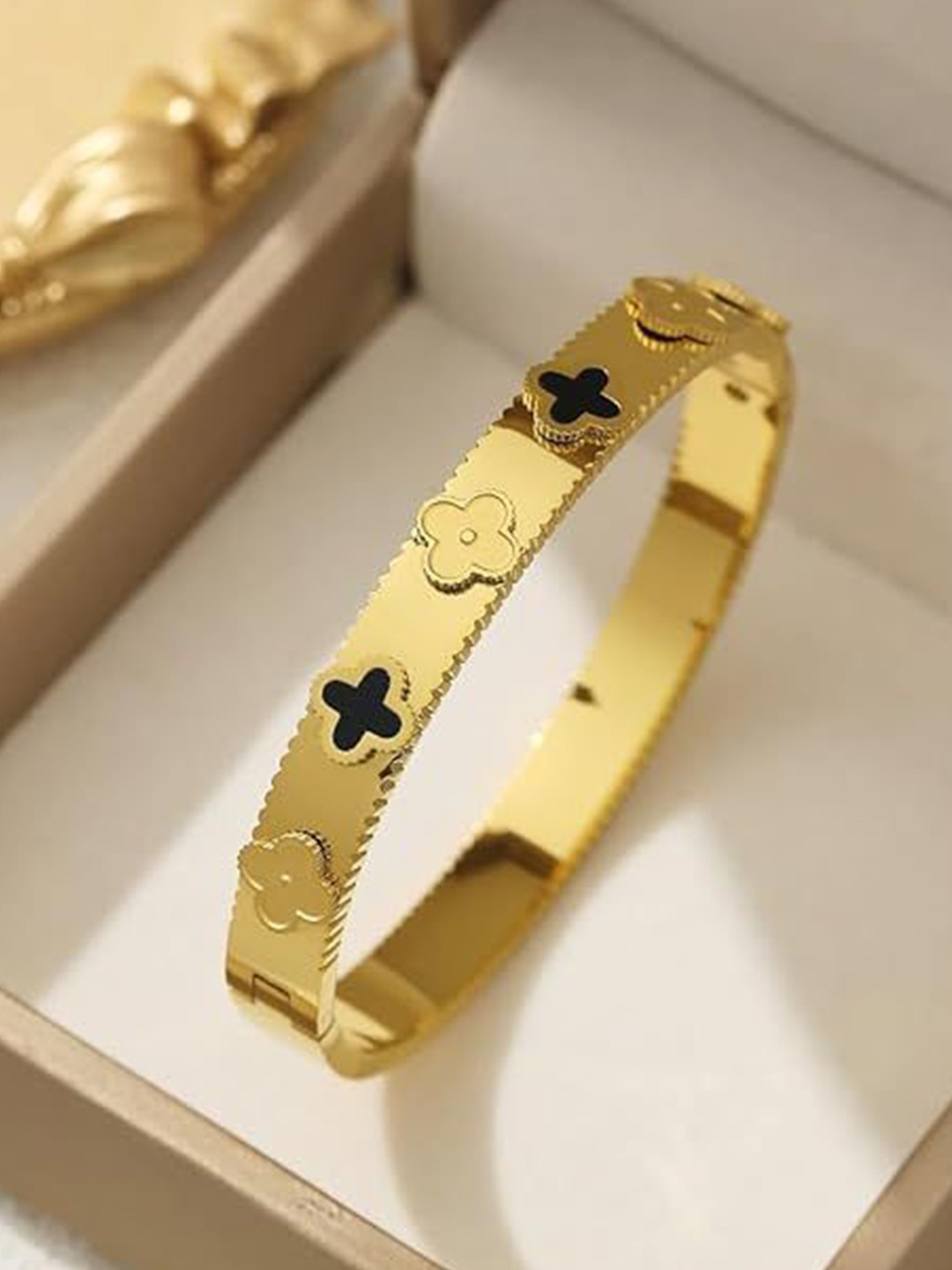 

MEENAZ Women American Diamond Antique Gold-Plated Kada Bracelet