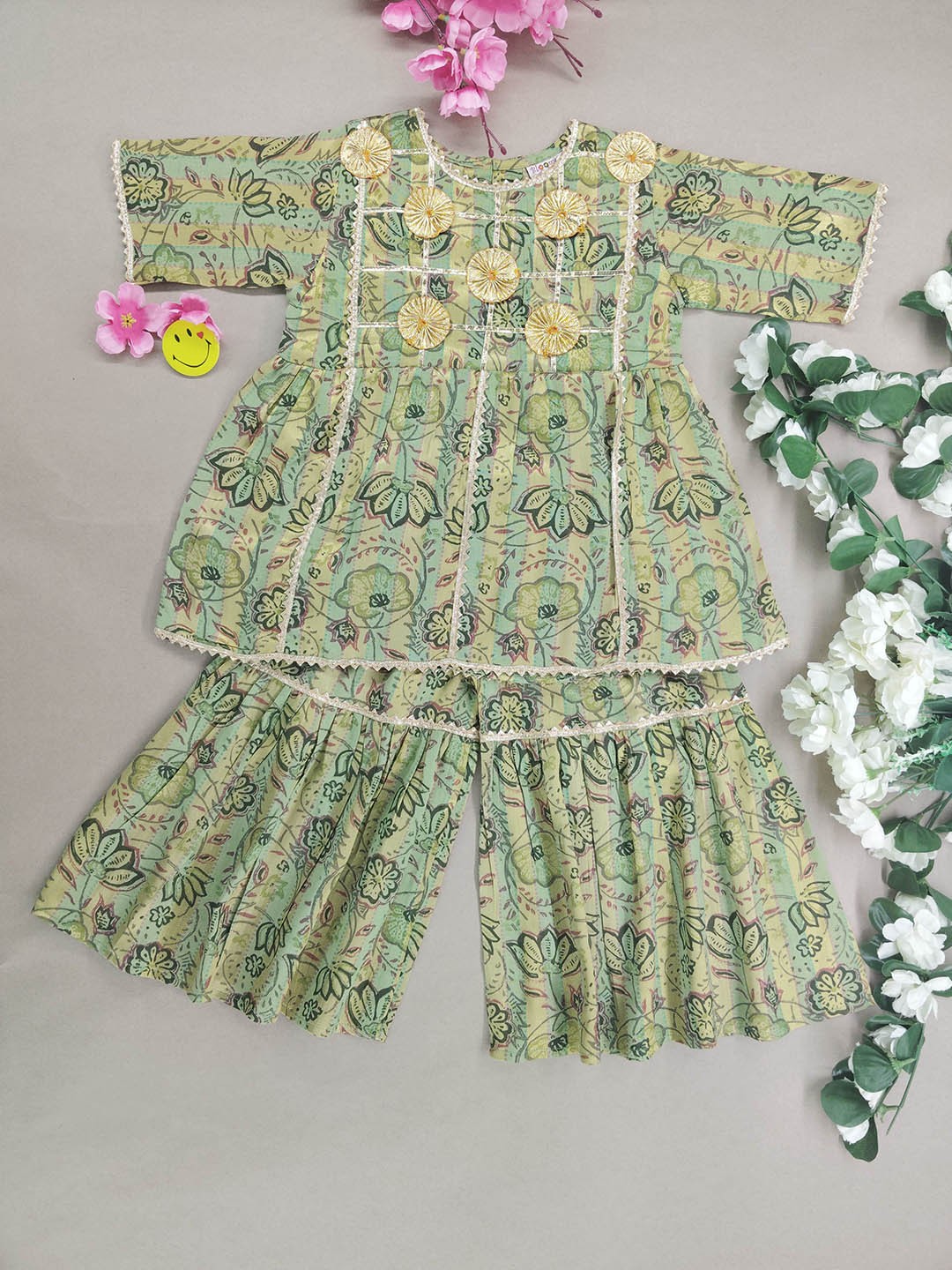

SILK SPARROW Girls Floral Printed Panelled Gotta Patti Pure Cotton Kurta with Sharara, Green