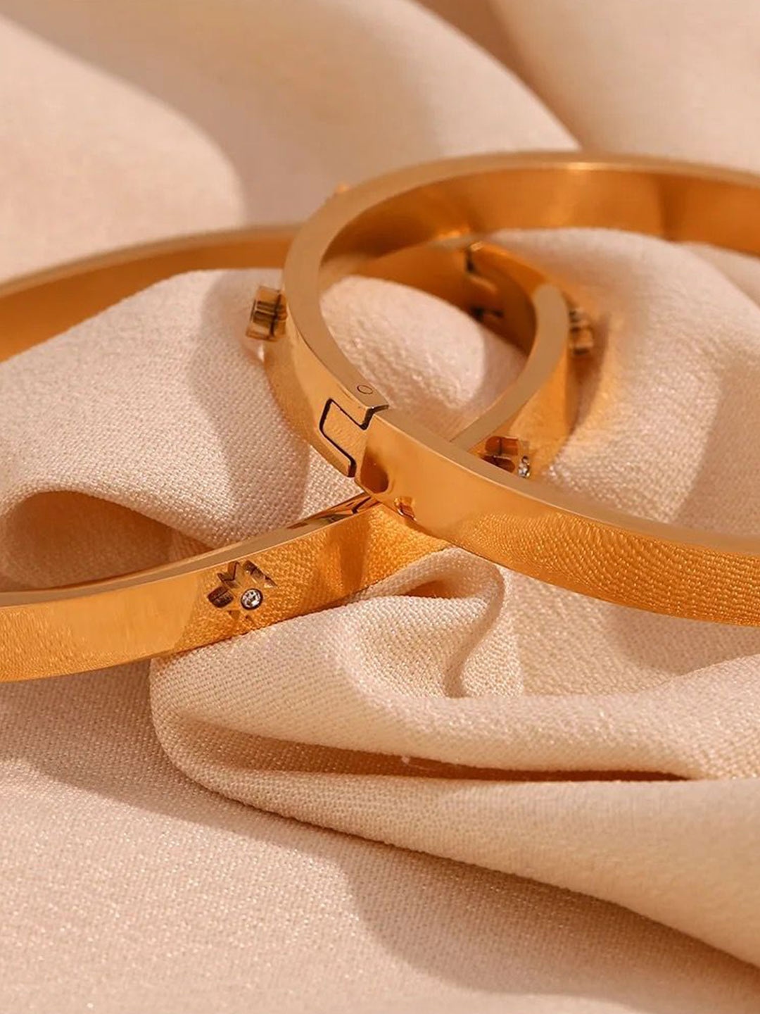 

Inaya Women Gold-Plated Bangle-Style Bracelet