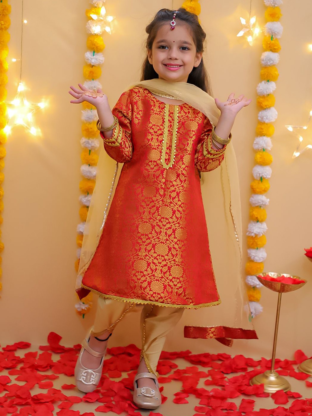 

BownBee Girls Kurta with Salwar & Dupatta, Red