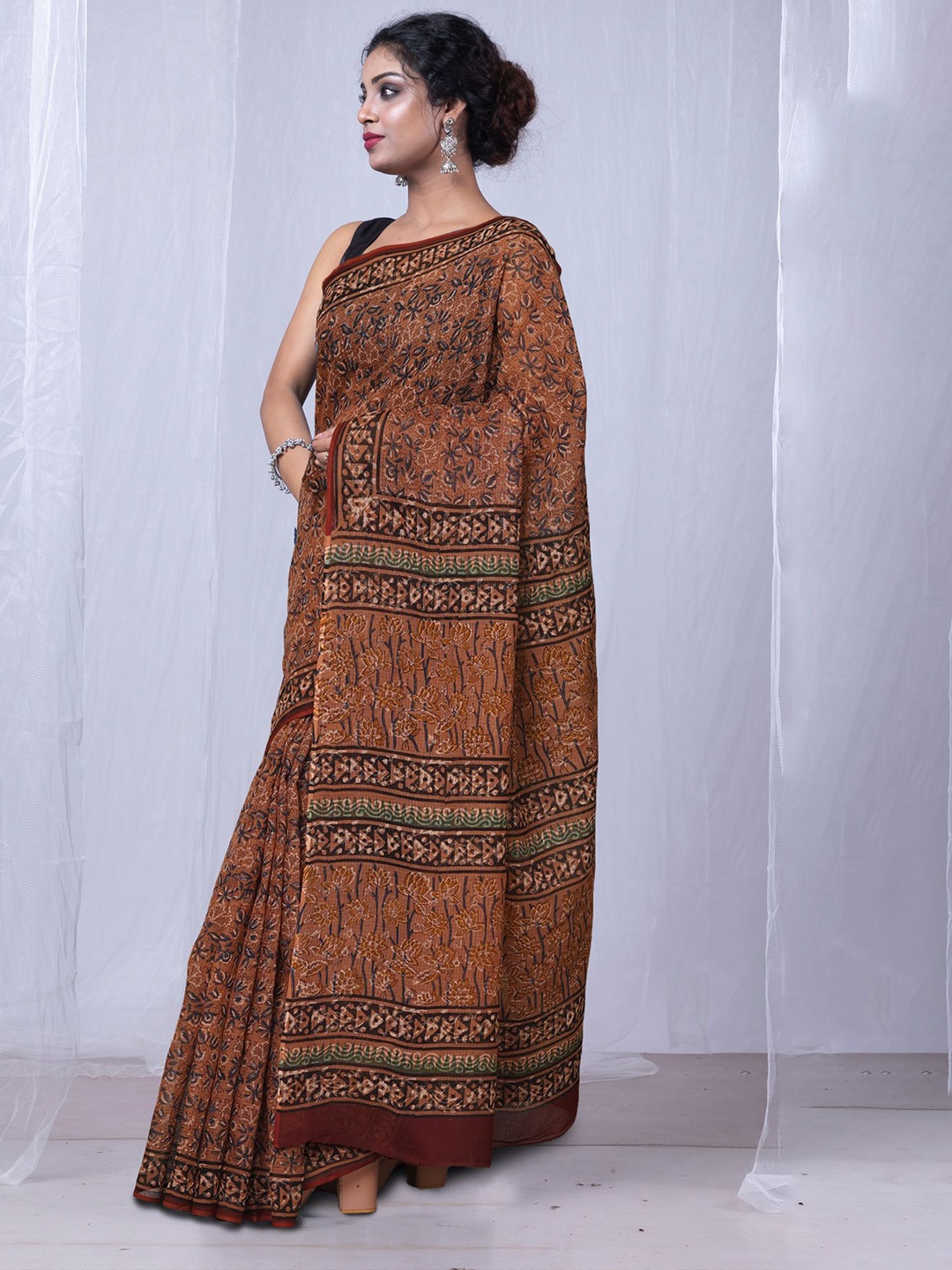 

Unnati Silks Floral Net Handloom Kota Saree, Red
