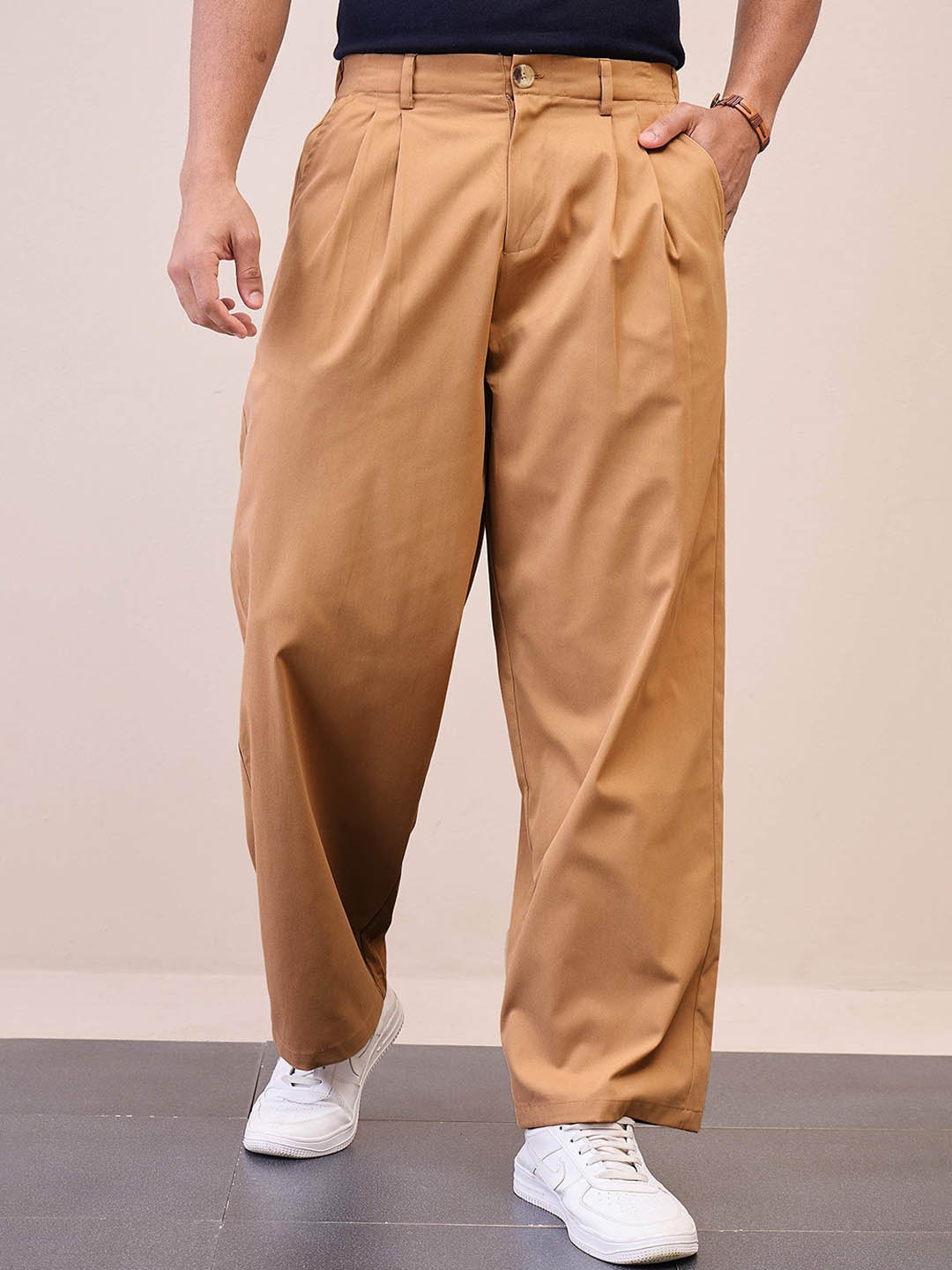 

MASCLN SASSAFRAS Men Loose Fit Pleated Trousers, Brown