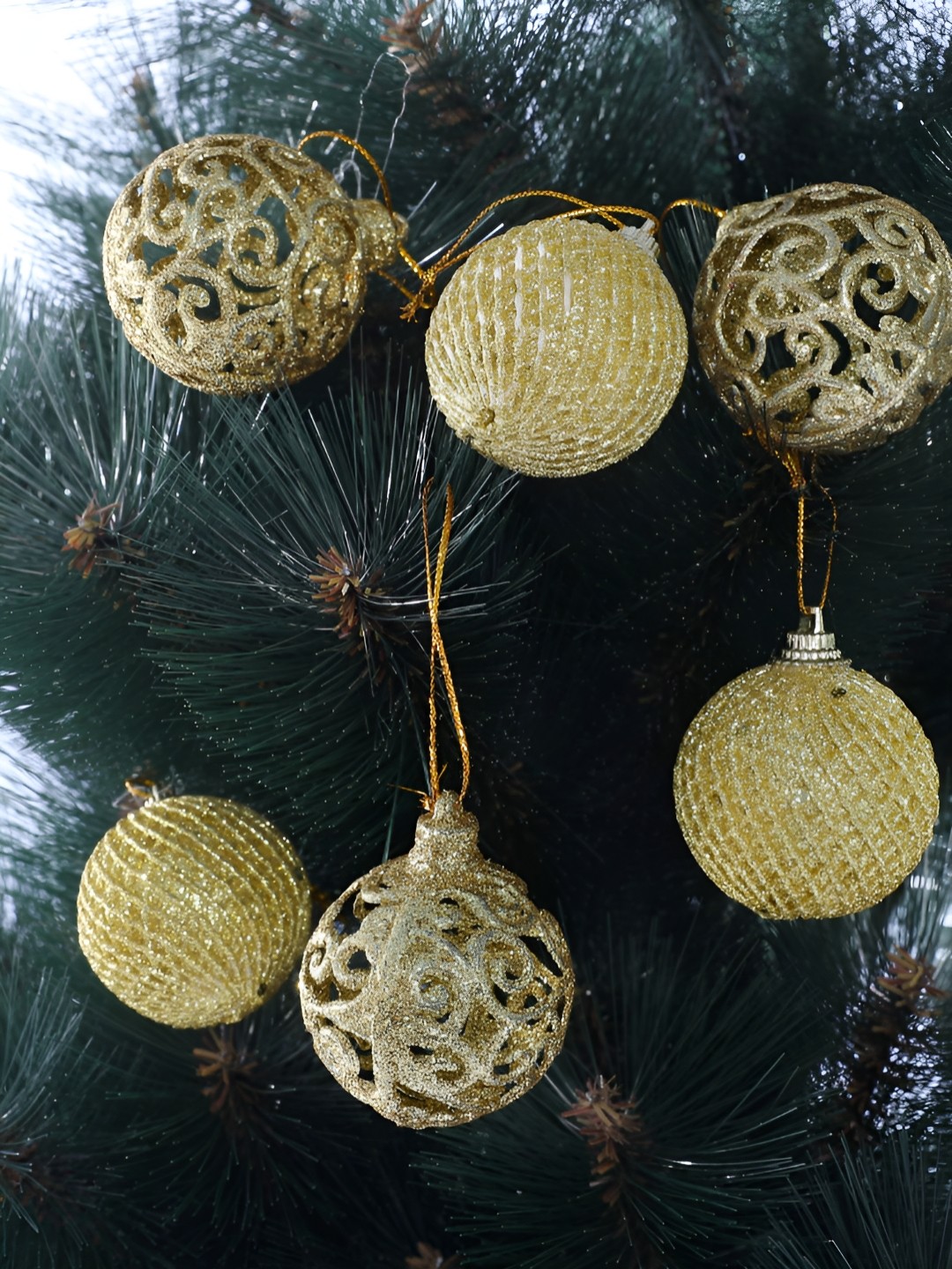 

TAYHAA Set Of 12 Glitter Hanging Balls, Gold