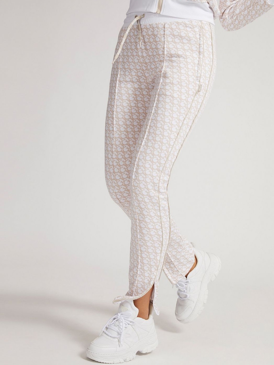 

GUESS Women Printed Mid-Rise Track Pants, White