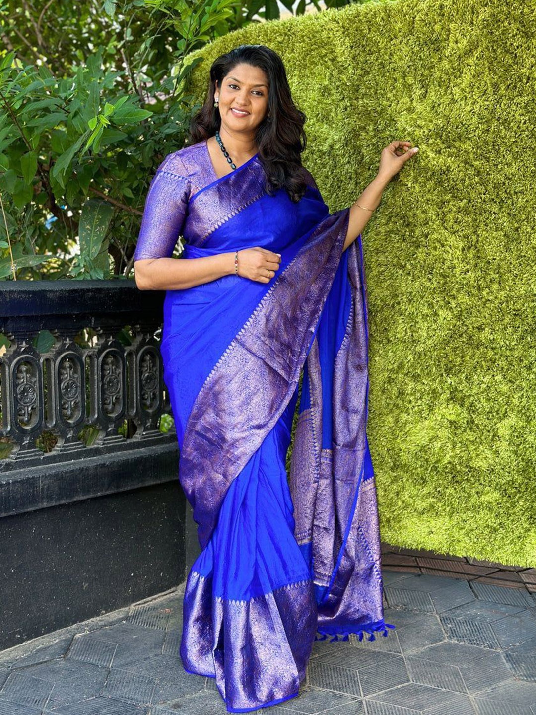 

Jinax Woven Design Zari Pure Silk Banarasi Saree, Blue