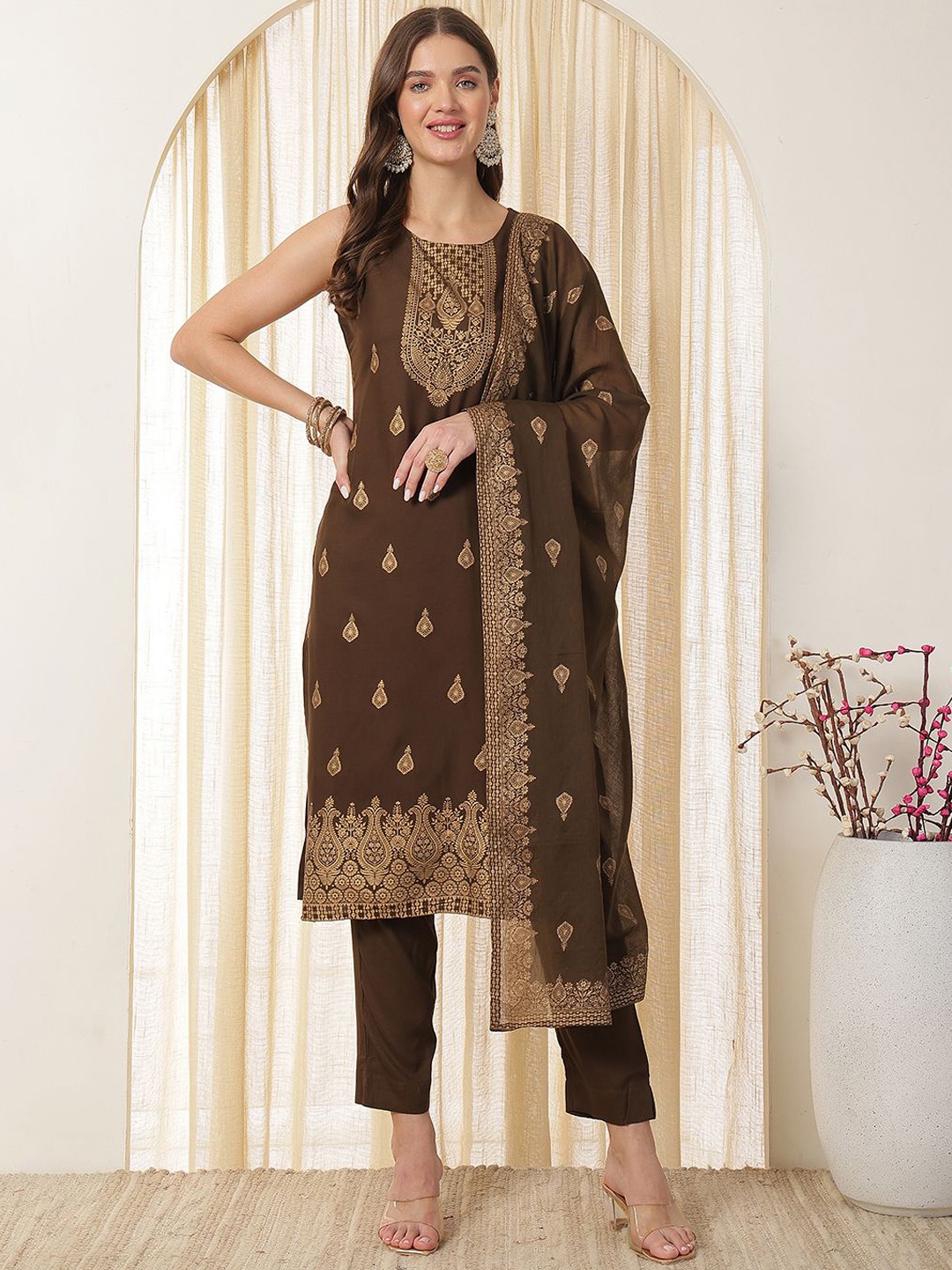 

Anouk Women Floral Printed Regular Kurta with Trousers & With Dupatta, Brown