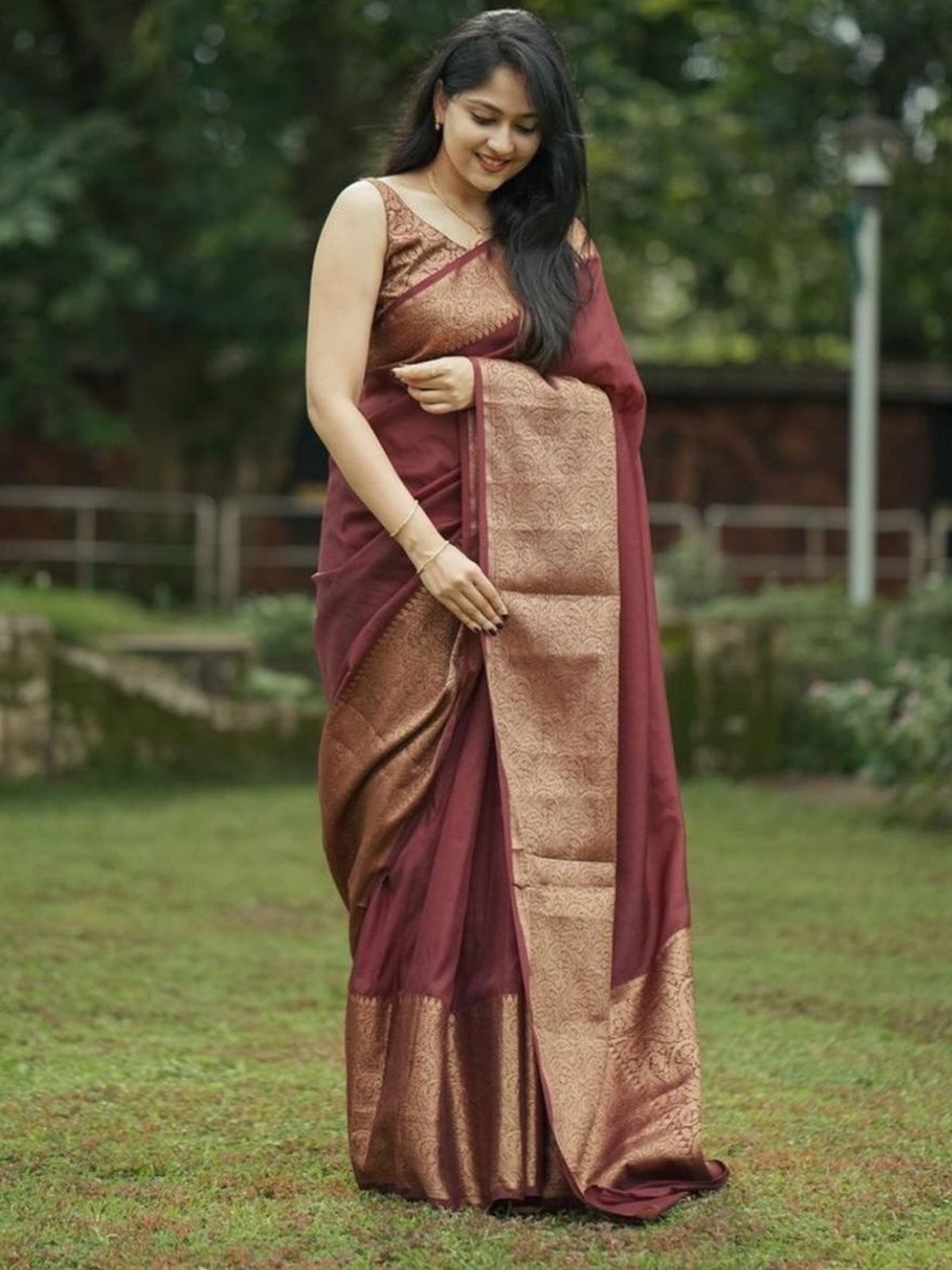 

Jinax Women Woven Design Zari Pure Silk Banarasi Saree With Blouse Piece, Maroon