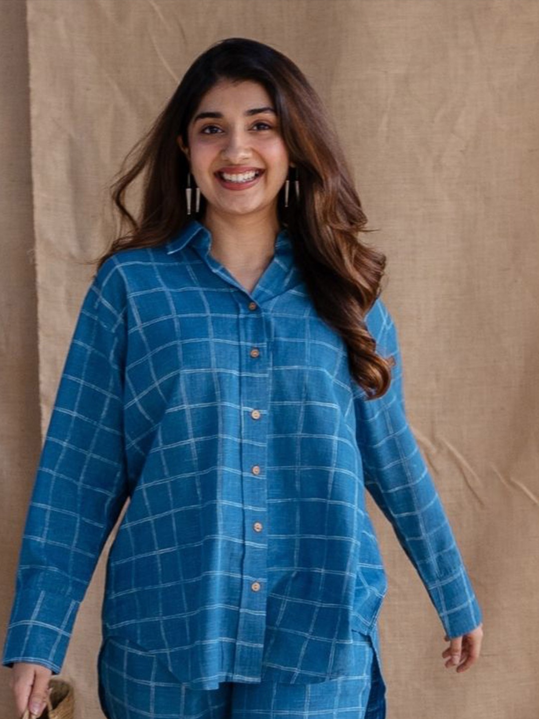 

THE INDIAN ETHNIC CO Women gulmohar Straight Fit Spread Collar Checked Cotton Casual Shirt, Blue