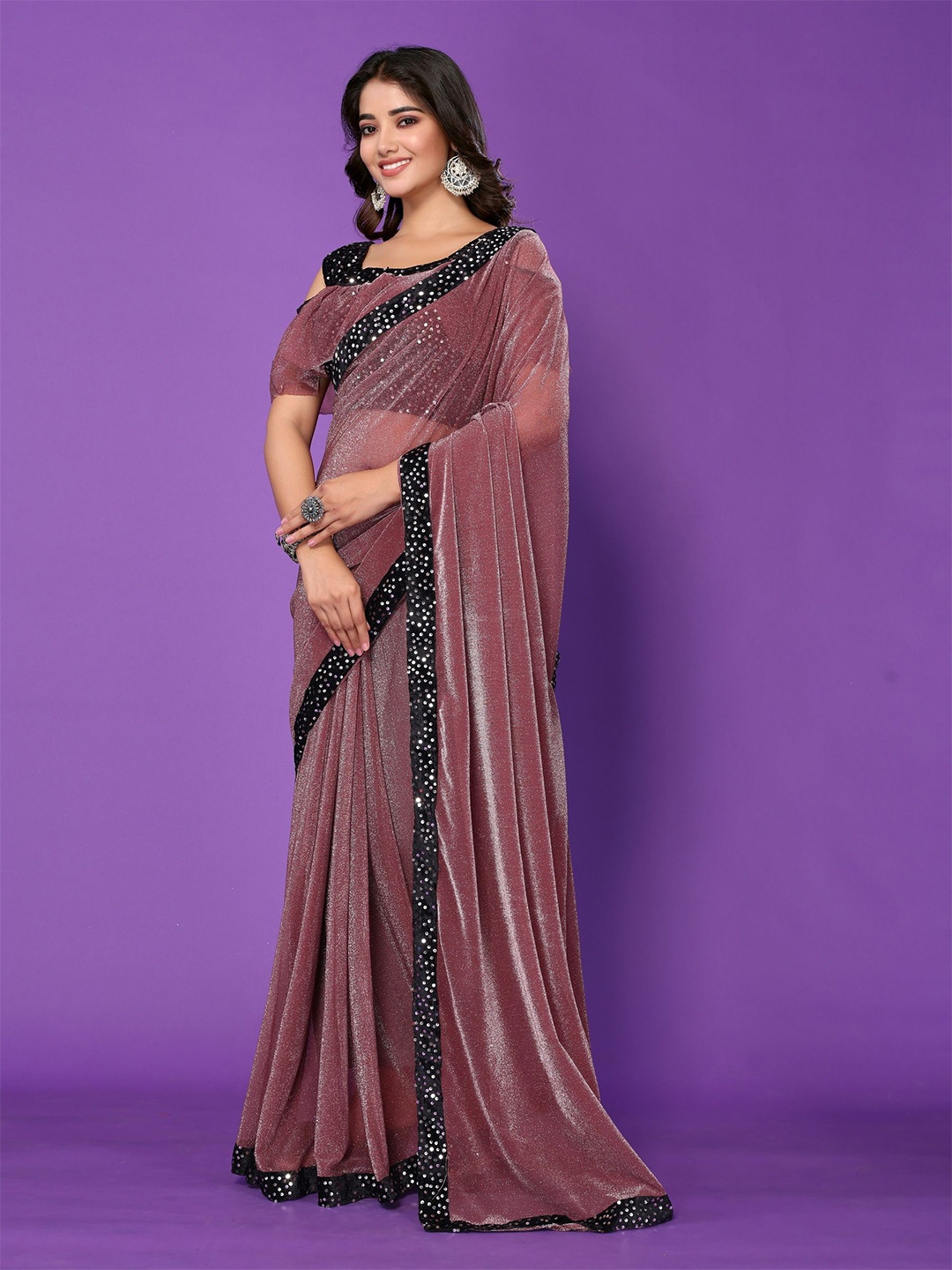 

VIJAYA VALLABH Sequinned Saree, Maroon