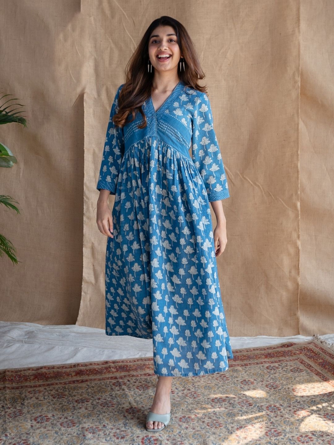 

THE INDIAN ETHNIC CO Floral Print A-Line Midi Dress, Blue