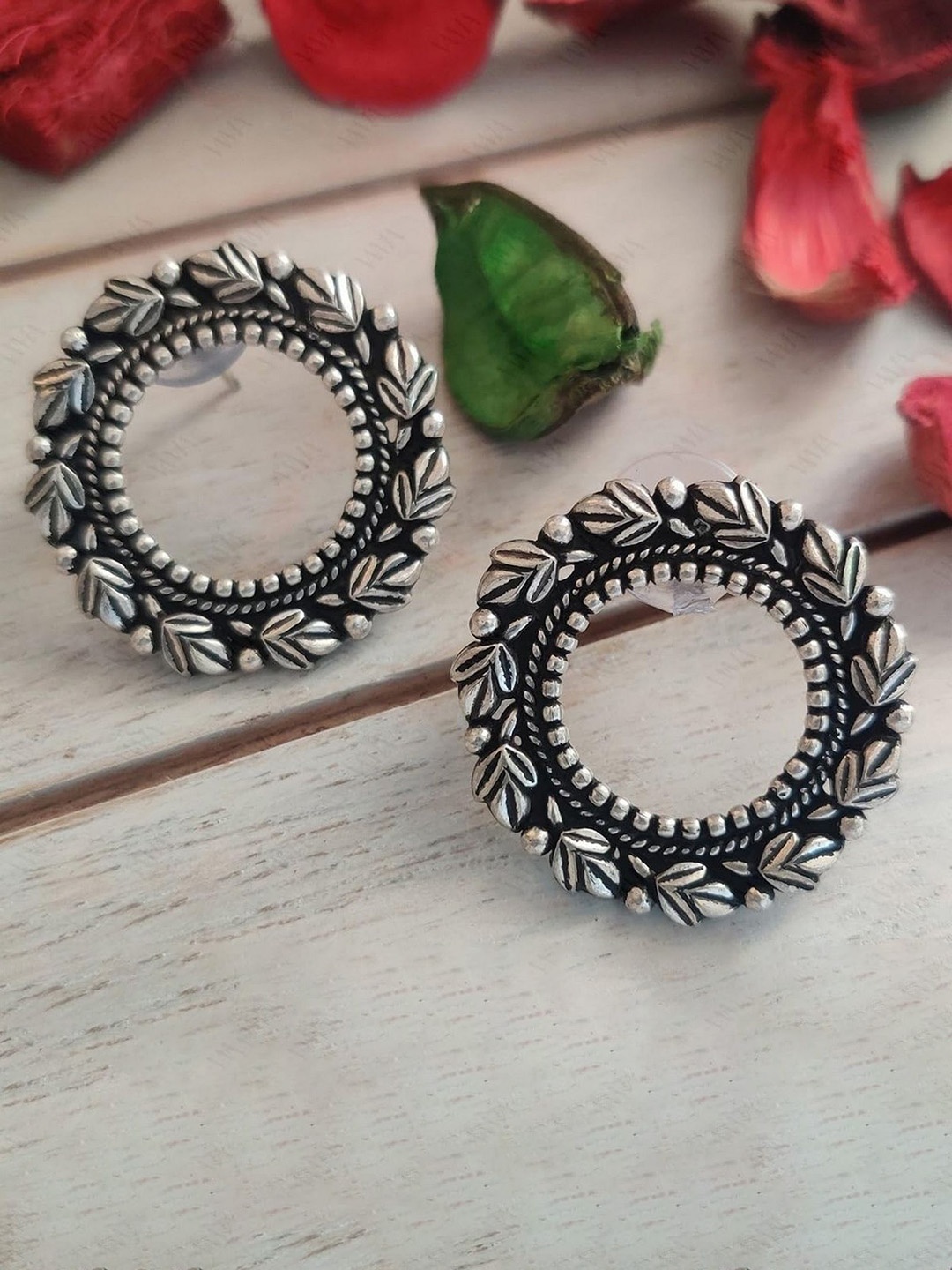 

VAMA Contemporary Studs Earrings, Silver