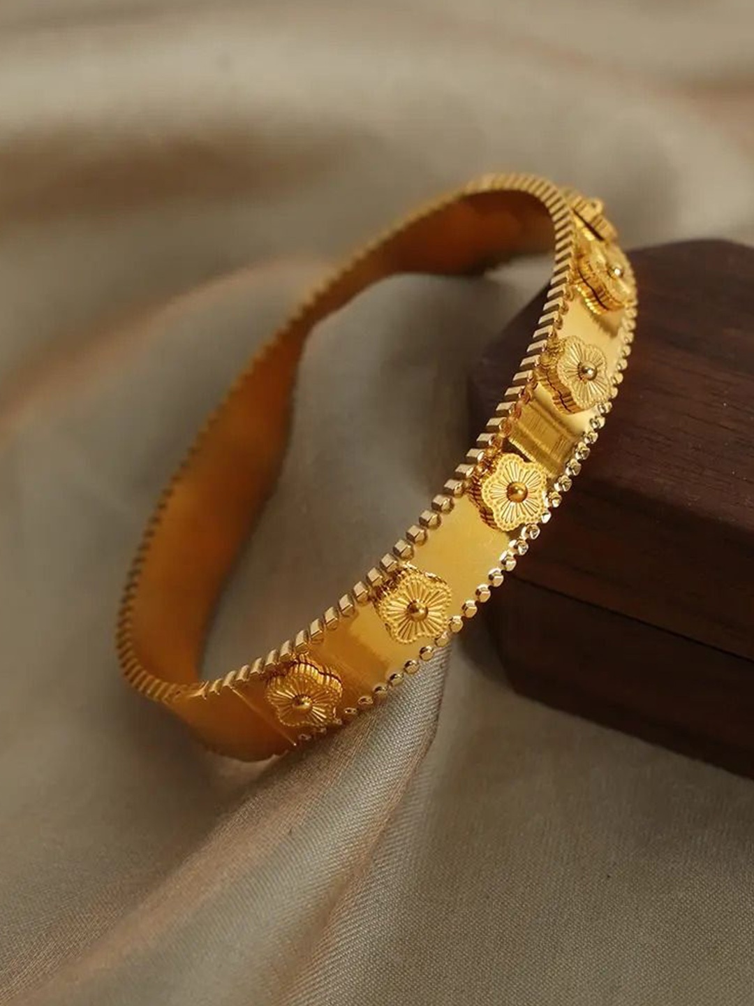 

MEENAZ Women American Diamond Antique Gold-Plated Bangle-Style Bracelet