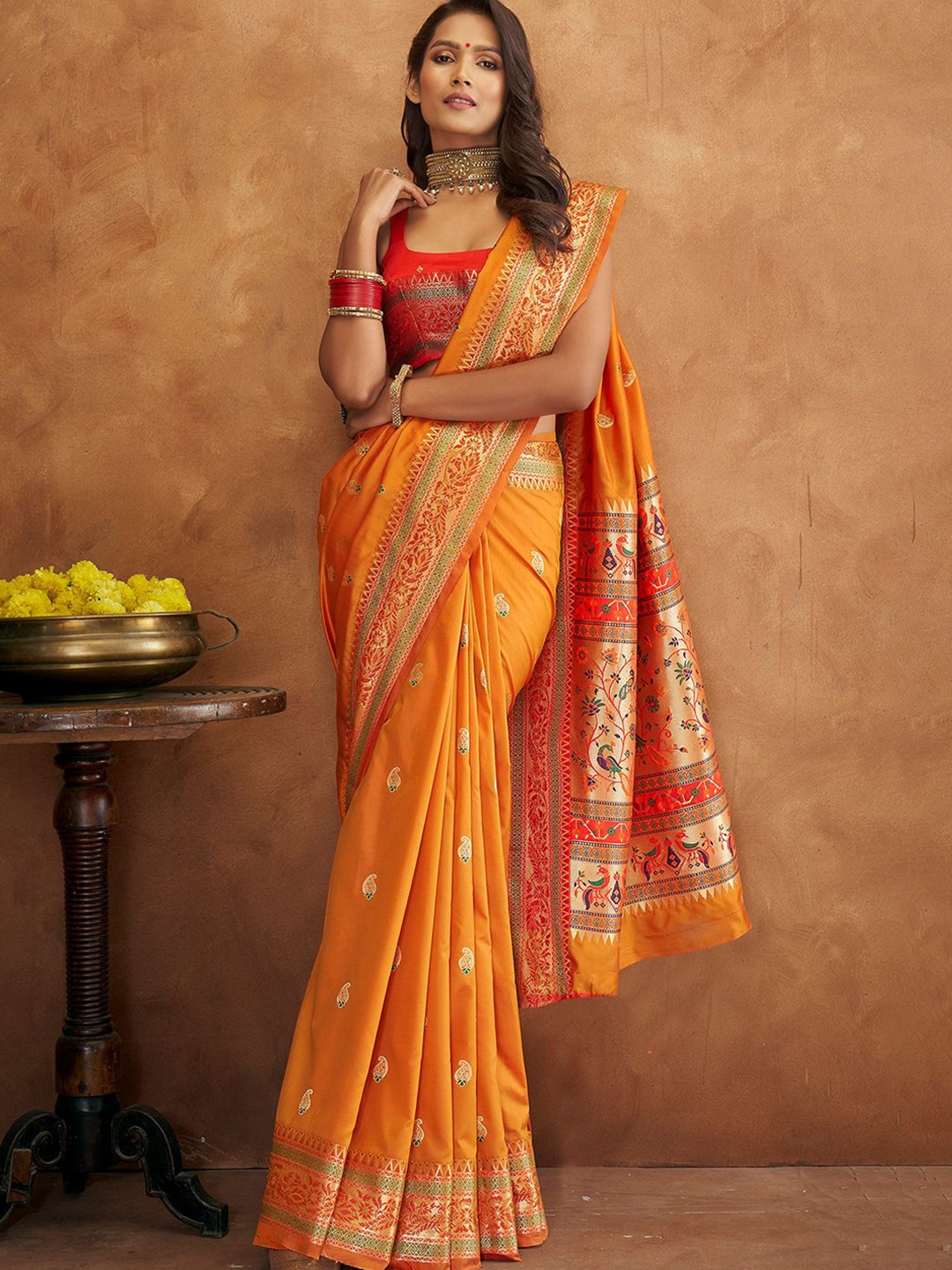 

DEVATITHI Woven Design Zari Silk Blend Banarasi Saree, Yellow