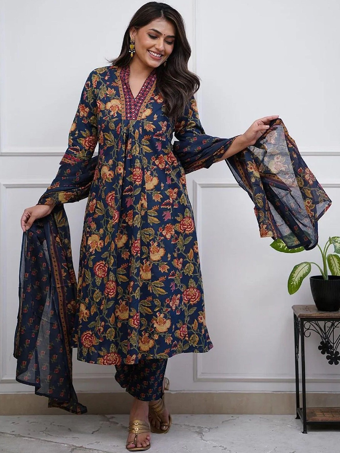 

KALINI Women Floral Printed Regular Kurta with Trousers & With Dupatta, Blue
