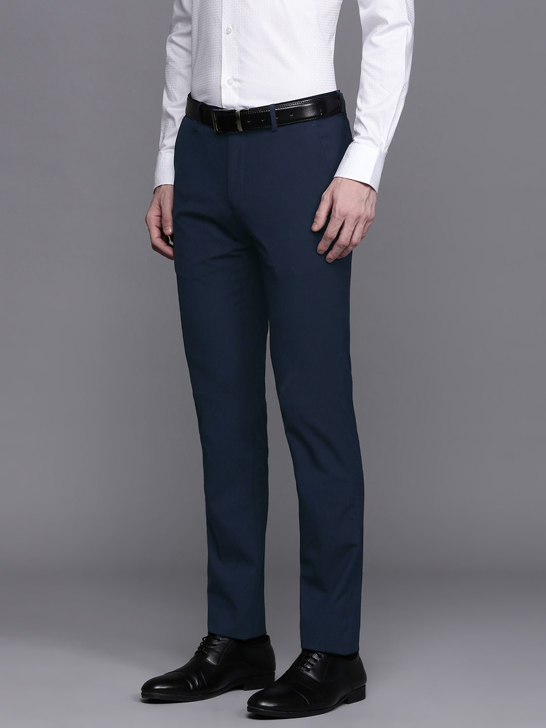 

Louis Philippe Men Super Slim Fit Formal Trousers, Navy blue