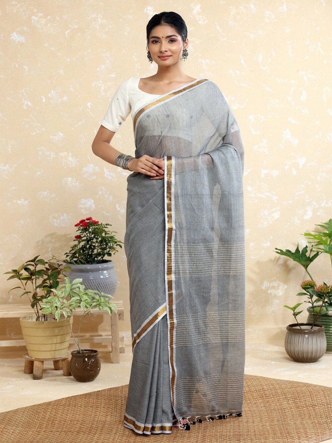 

Sutra Art of Clothing Zari Pure Cotton Jamdani Saree, Grey