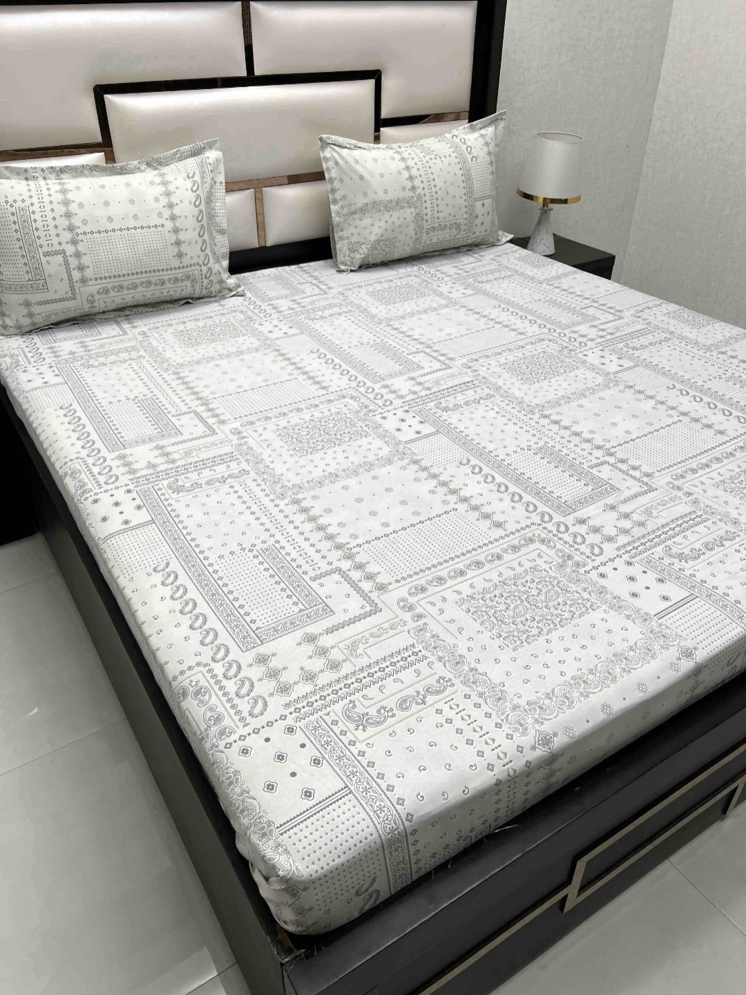 

Pure Decor Royal Passion Grey Printed Pure Cotton 400 TC Queen Bedsheet Set 2.54 x 2.26 m