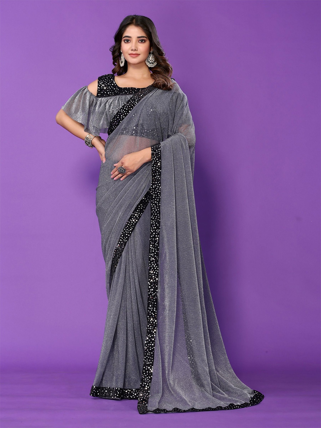

VIJAYA VALLABH Sequinned Saree, Silver