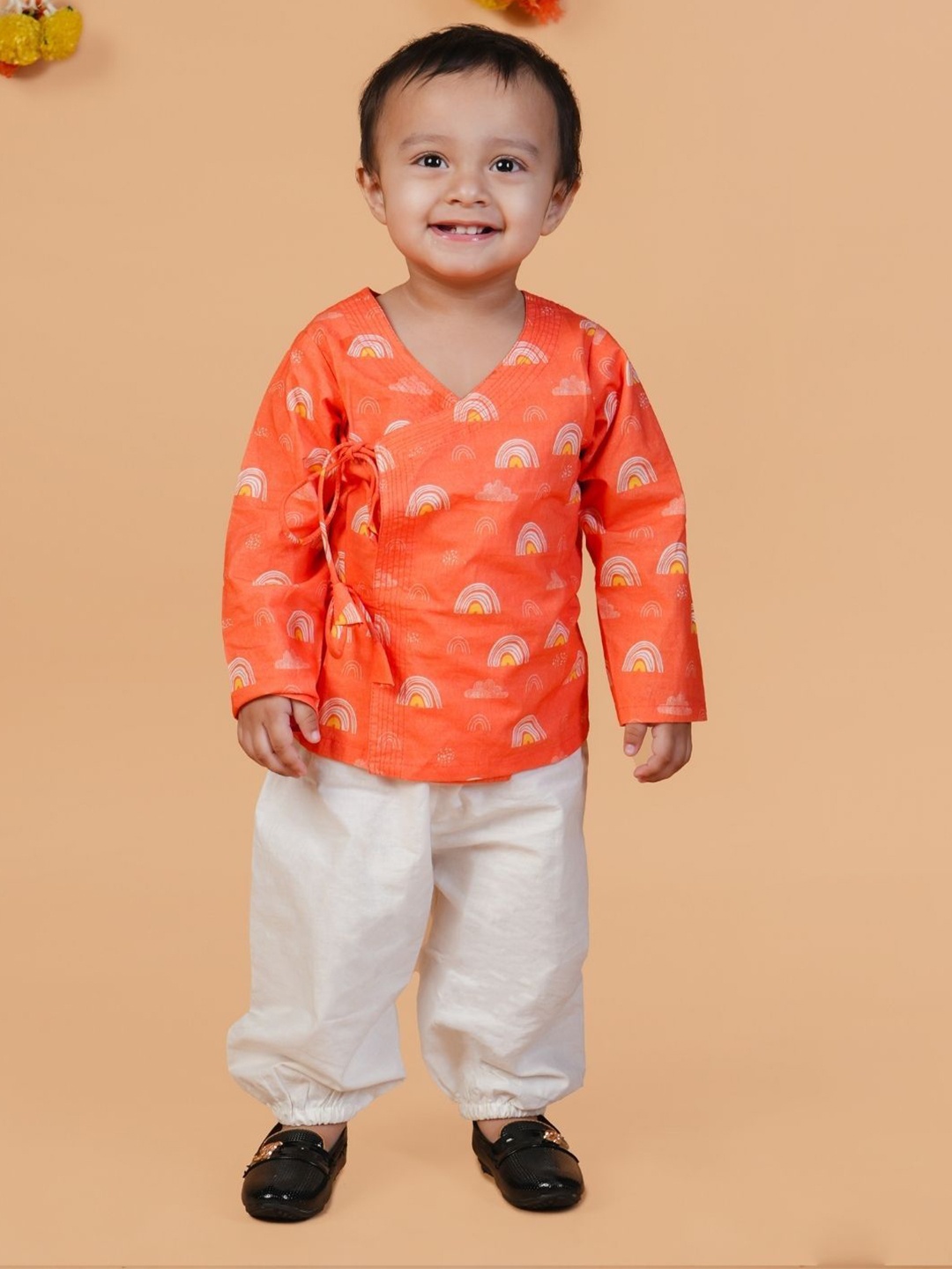 

MAMA AND PEACHES Unisex Kids Printed Pyjamas, Orange