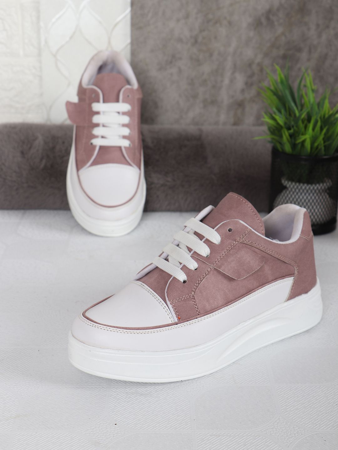 

Denill Women Colourblocked Sneakers, Peach