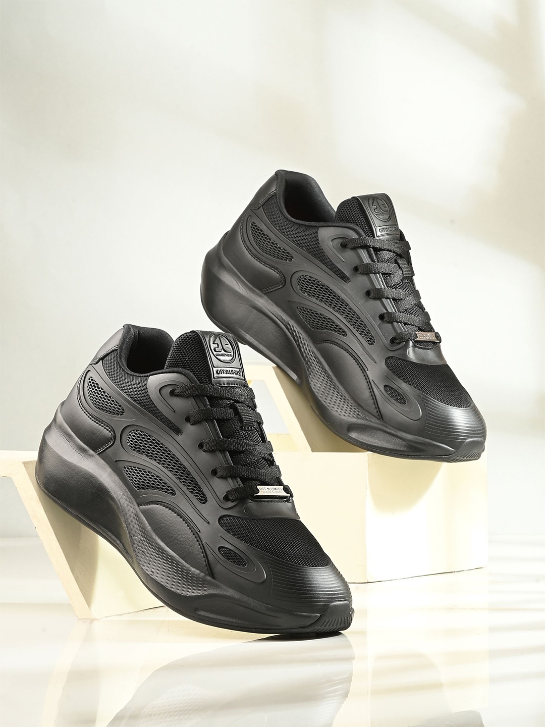 

OFF LIMITS Men Mesh Running Non-Marking Shoes, Black