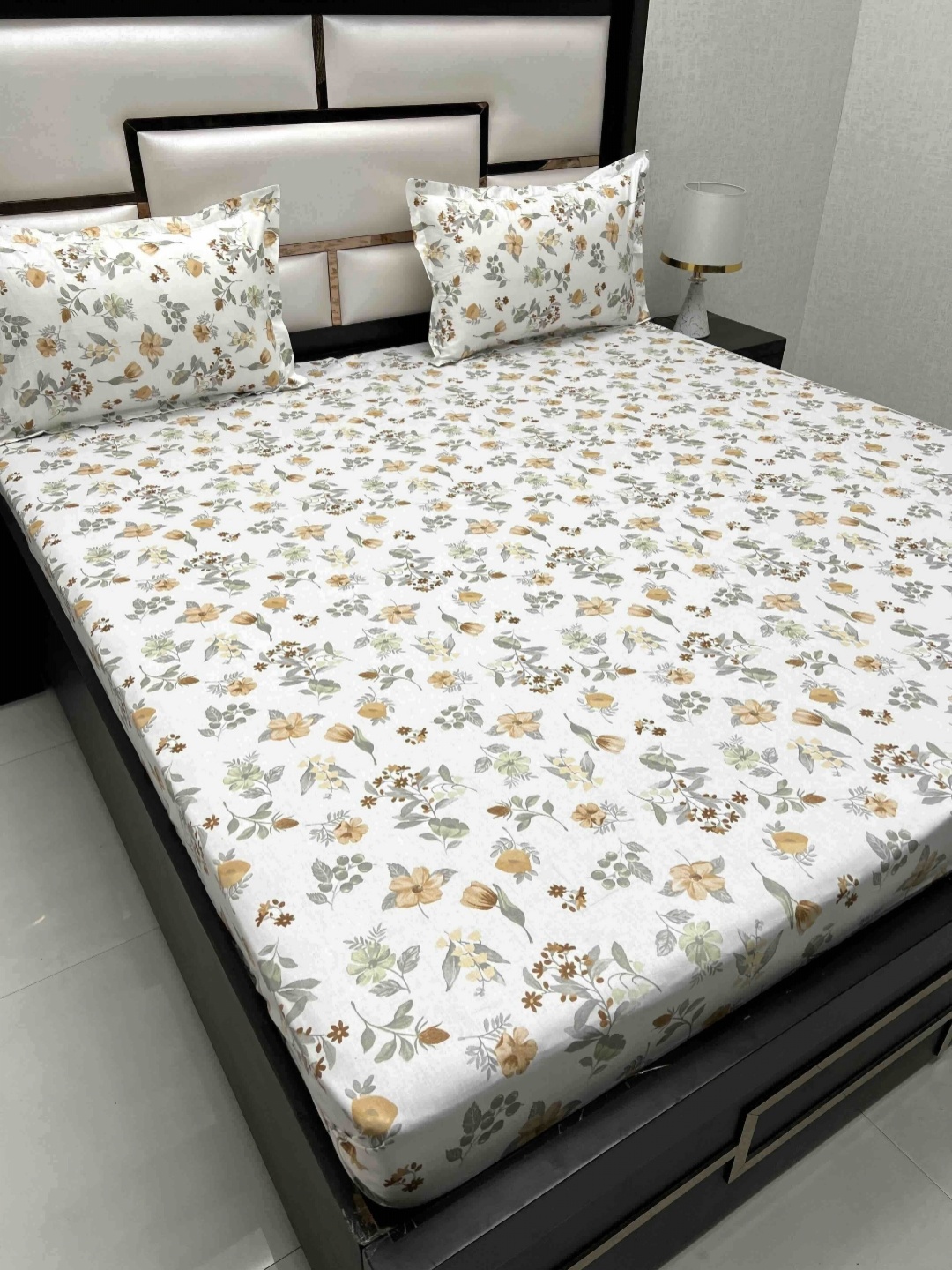 

Pure Decor Royal Passion White Printed Pure Cotton 400TC Queen Bedsheet Set 2.54 x 2.26 m