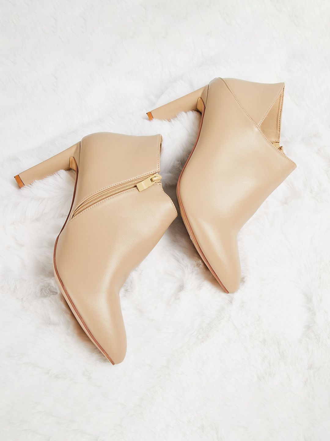 

Ginger by Lifestyle Women Slim Heeled Zipper Boots, Beige