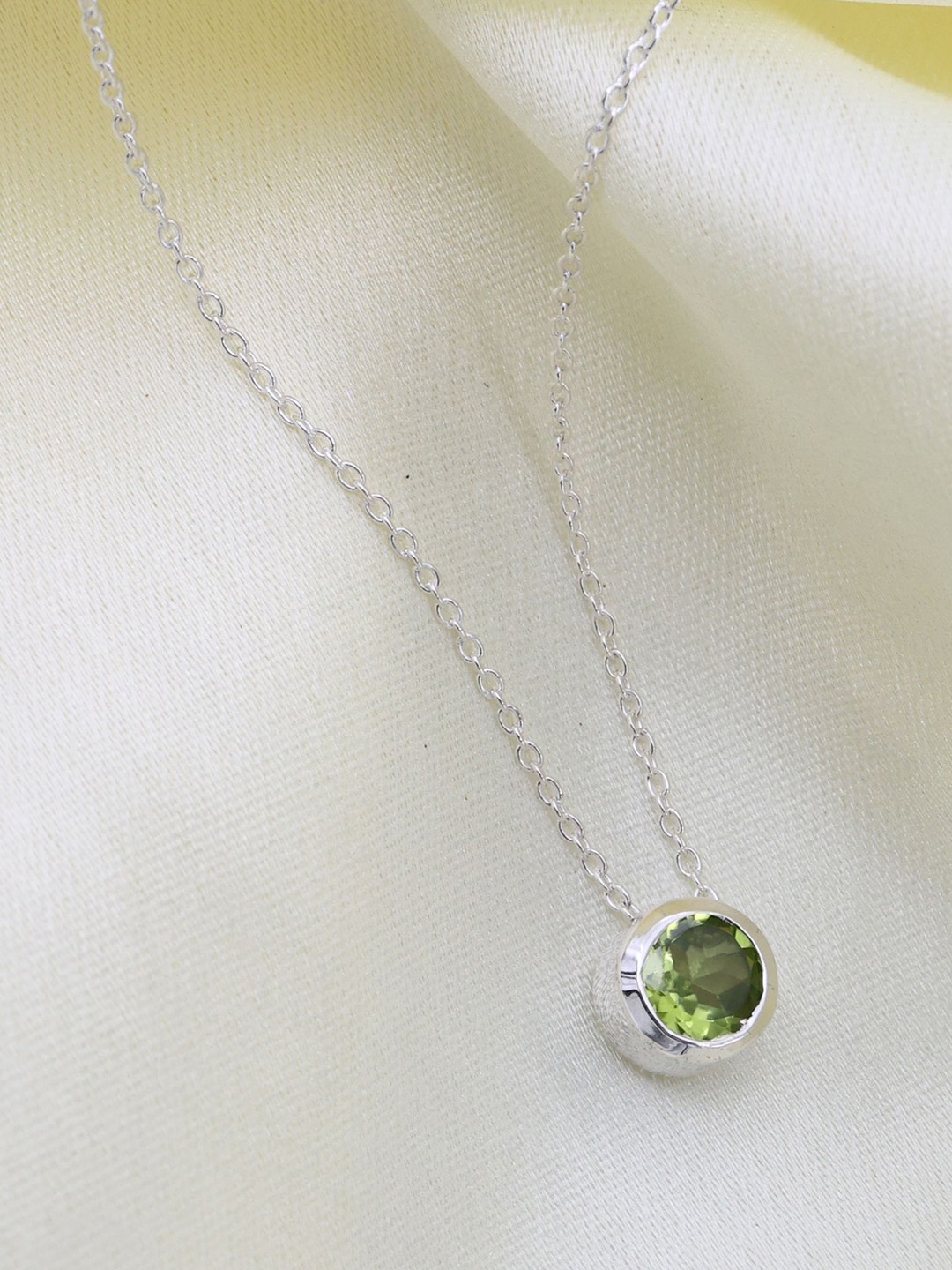

HIFLYER JEWELS Circular Pendants with Chains, Green