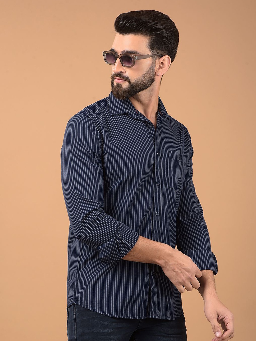 

Crimsoune Club Men Classic Spread Collar Vertical Striped Cotton Slim Fit Casual Shirt, Navy blue
