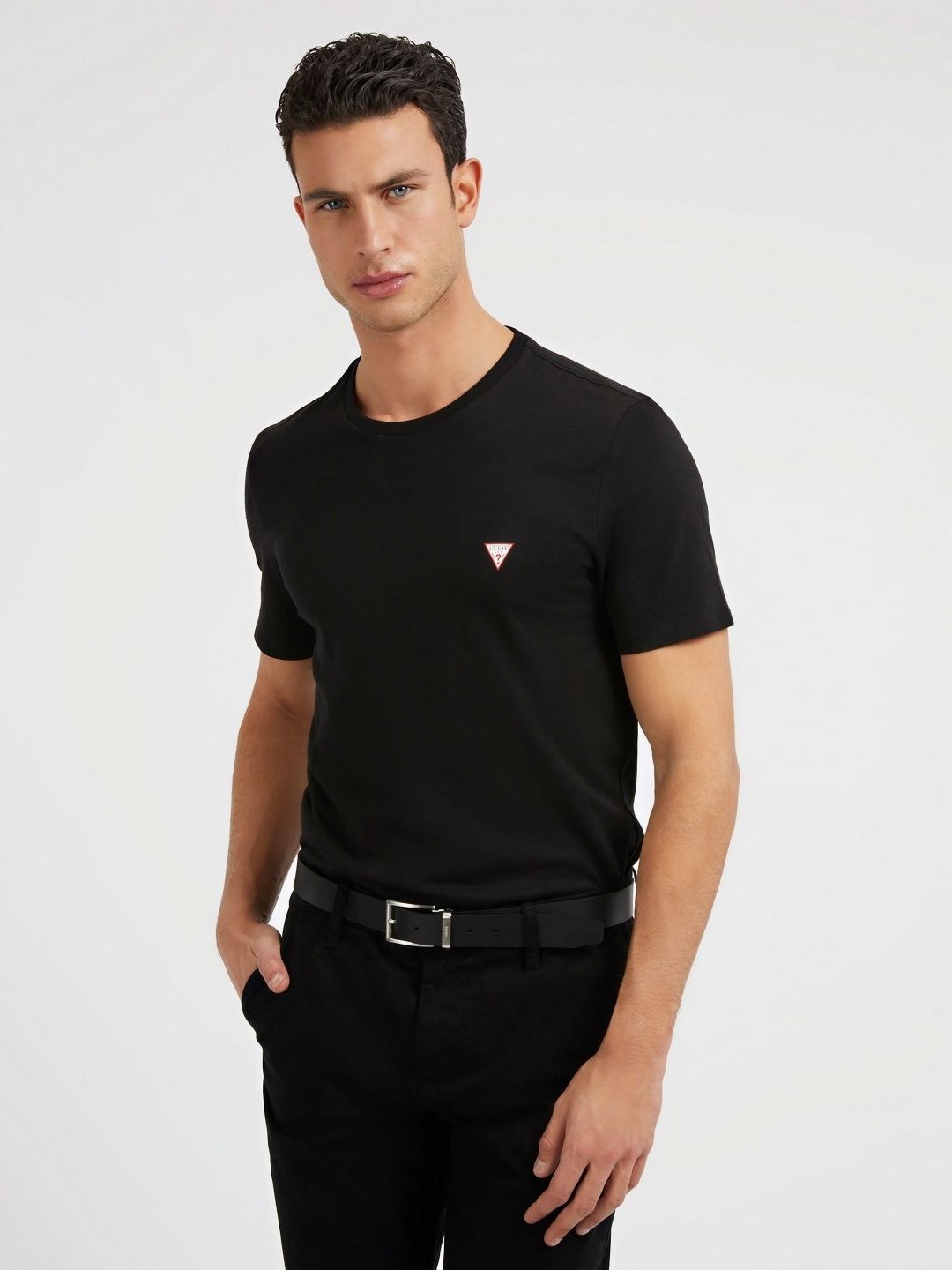 

GUESS Men Pure Cotton Pockets Slim Fit T-shirt, Black