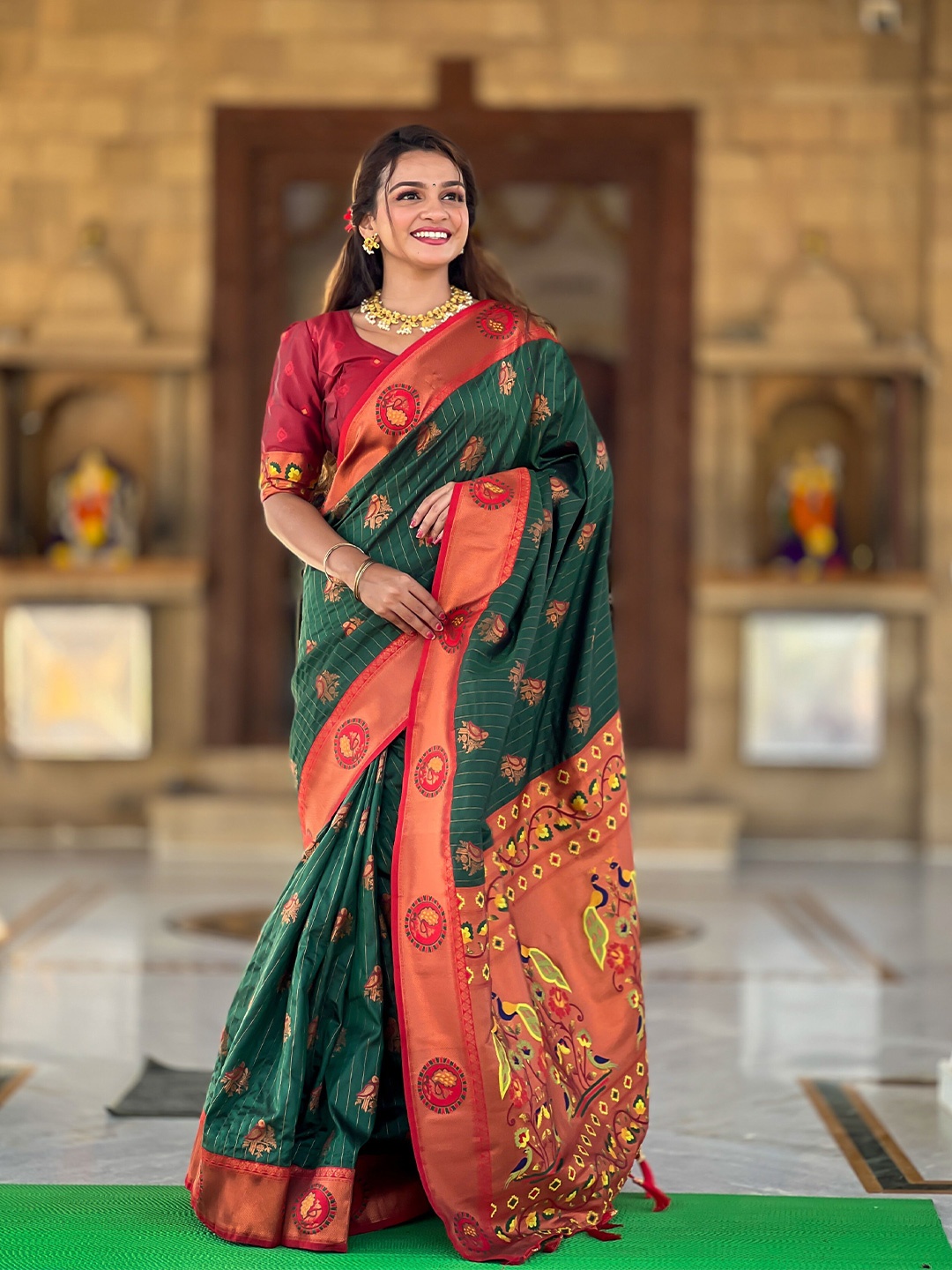 

YAVIRA SILK Woven Design Zari Pure Silk Paithani Saree, Green