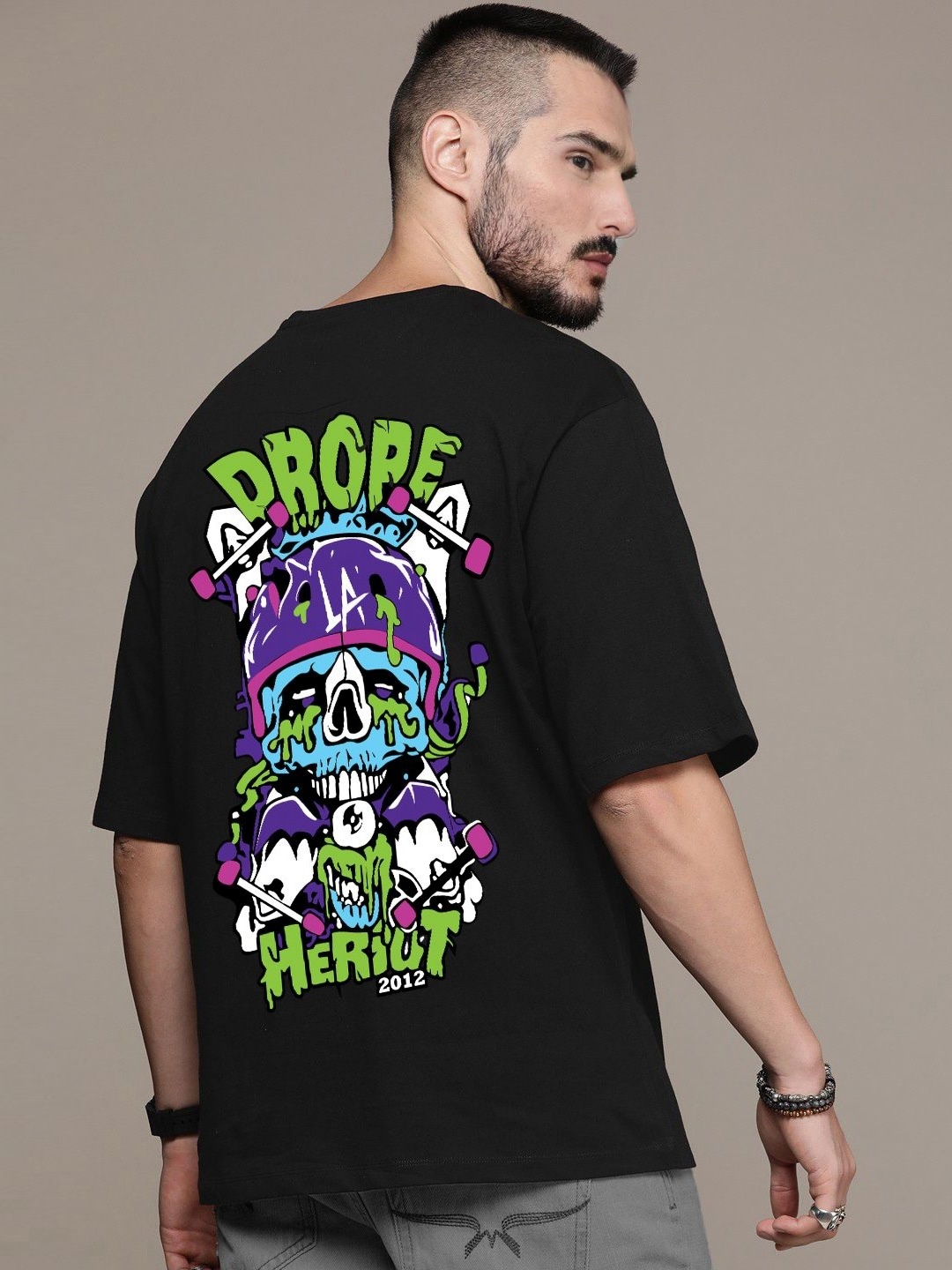 

Manlino Unisex Printed Drop-Shoulder Sleeves Applique T-shirt, Black