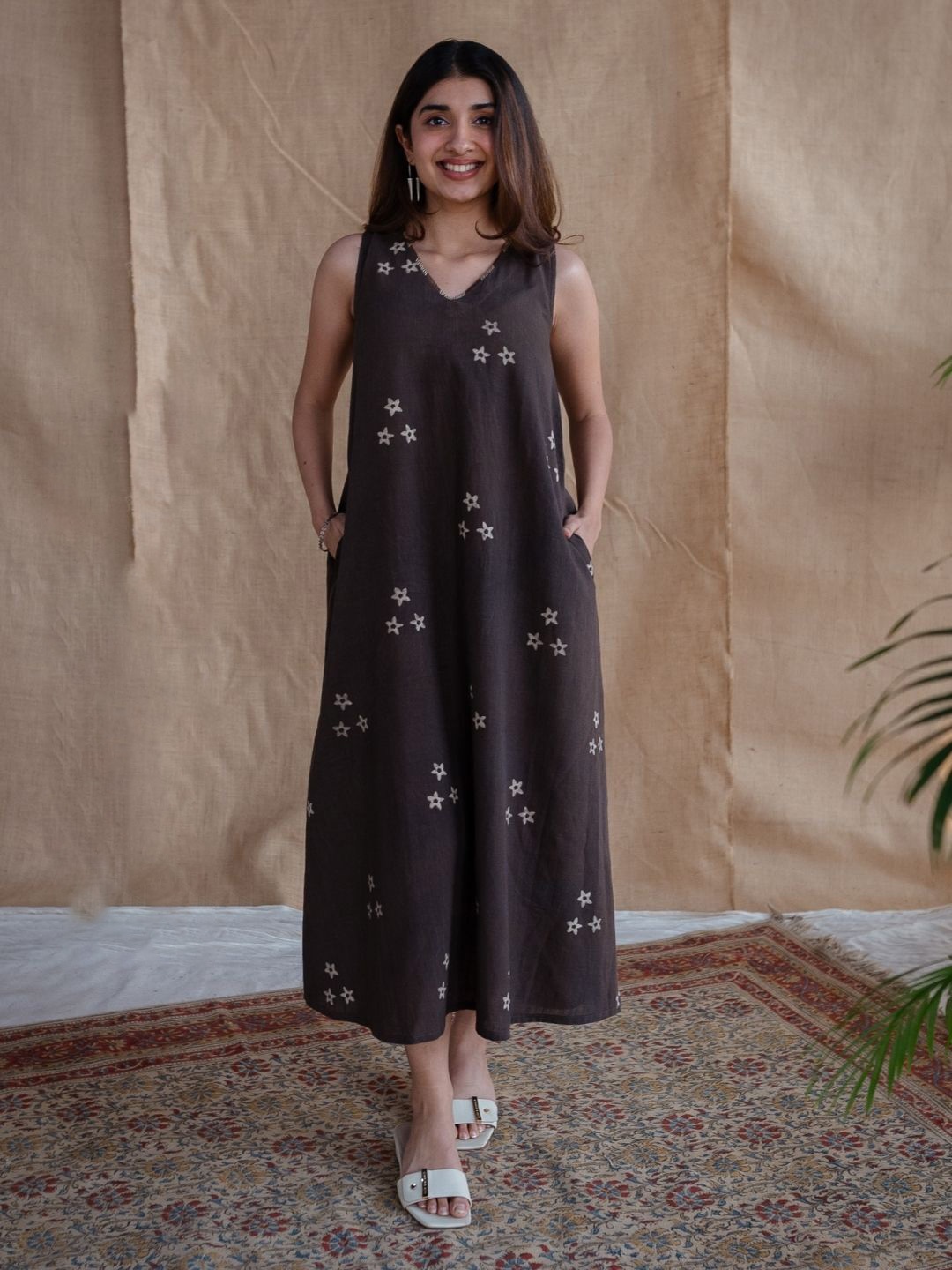 

THE INDIAN ETHNIC CO Floral Print A-Line Midi Dress, Charcoal