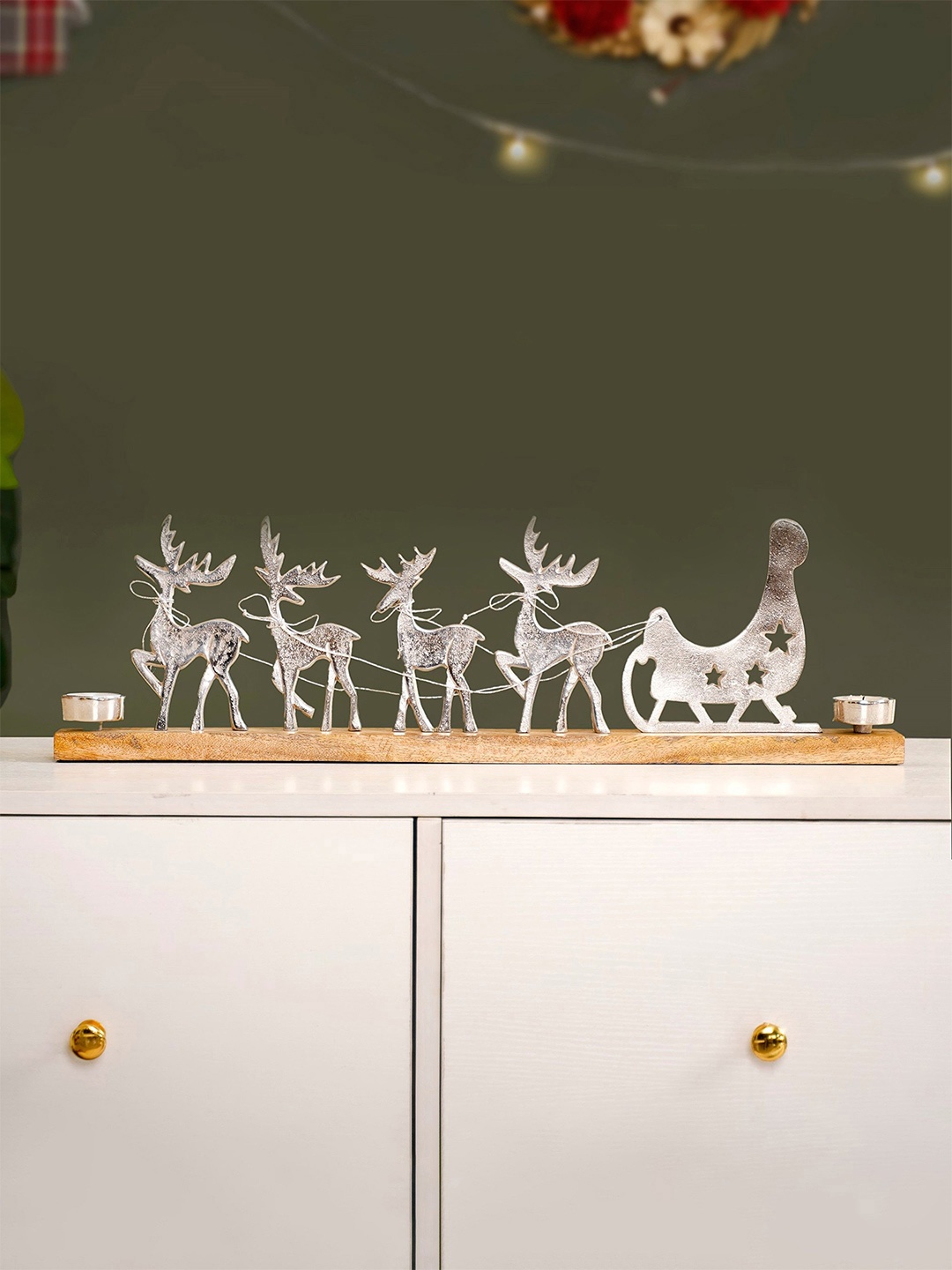 

Nestasia Santa Sleigh Showpiece With Tealight Holders, Silver