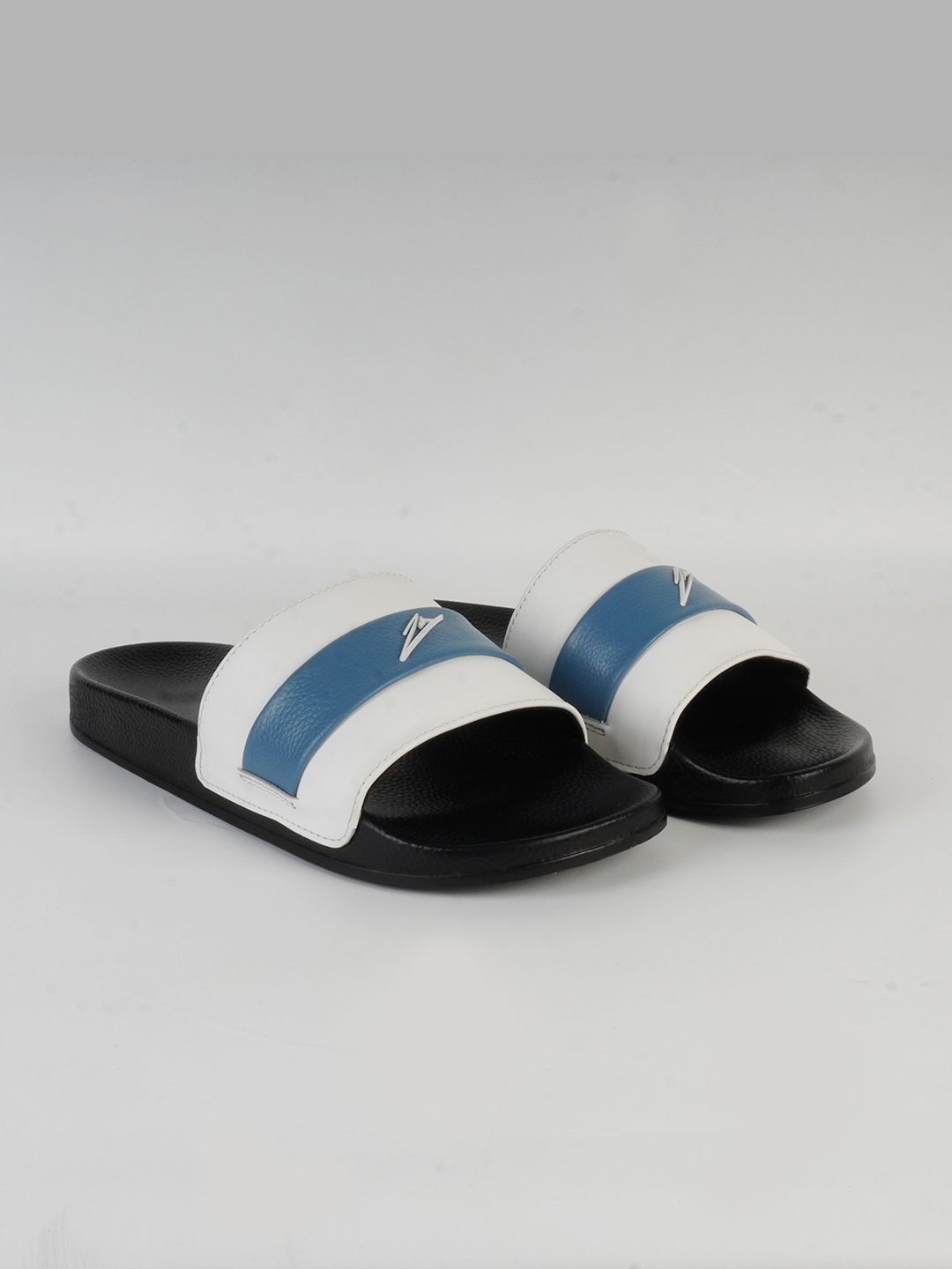 

ZEESH Men Colourblocked Sliders, White