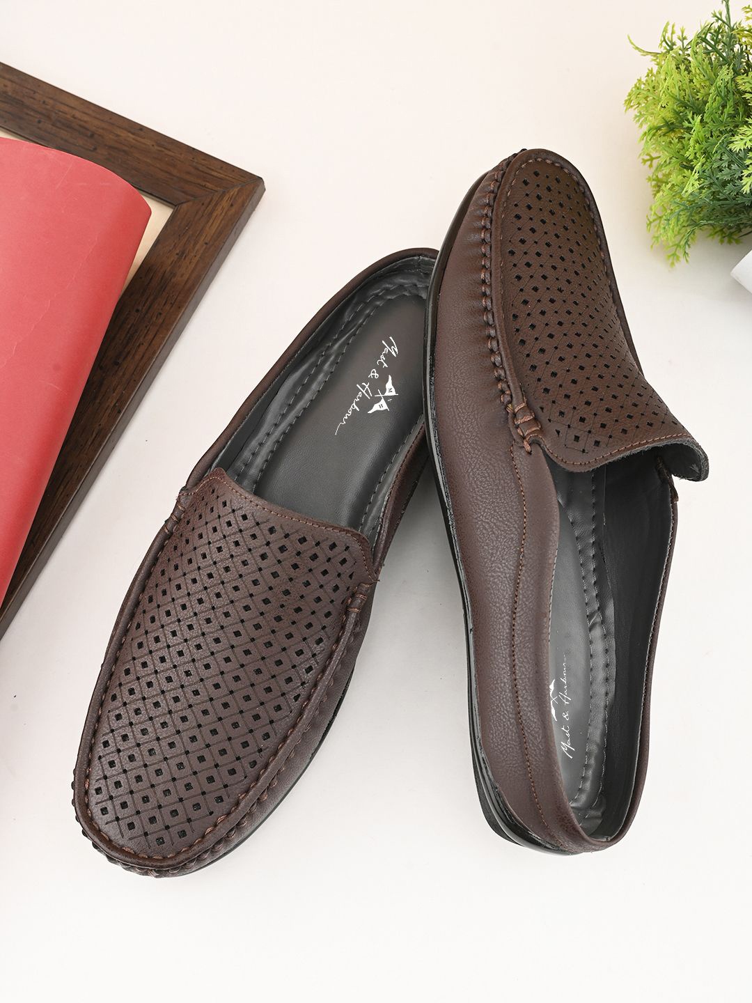 

Mast & Harbour Men PU Loafers, Brown