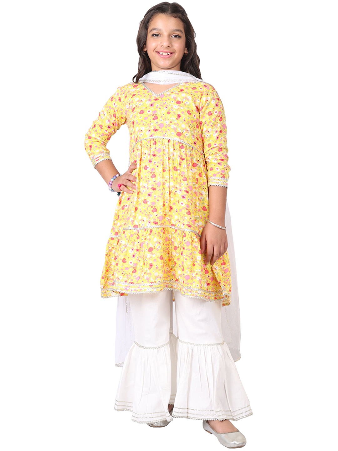 

SILK SPARROW Girls Ethnic Motifs Empire Gotta Patti Kurta with Sharara & With Dupatta, Yellow