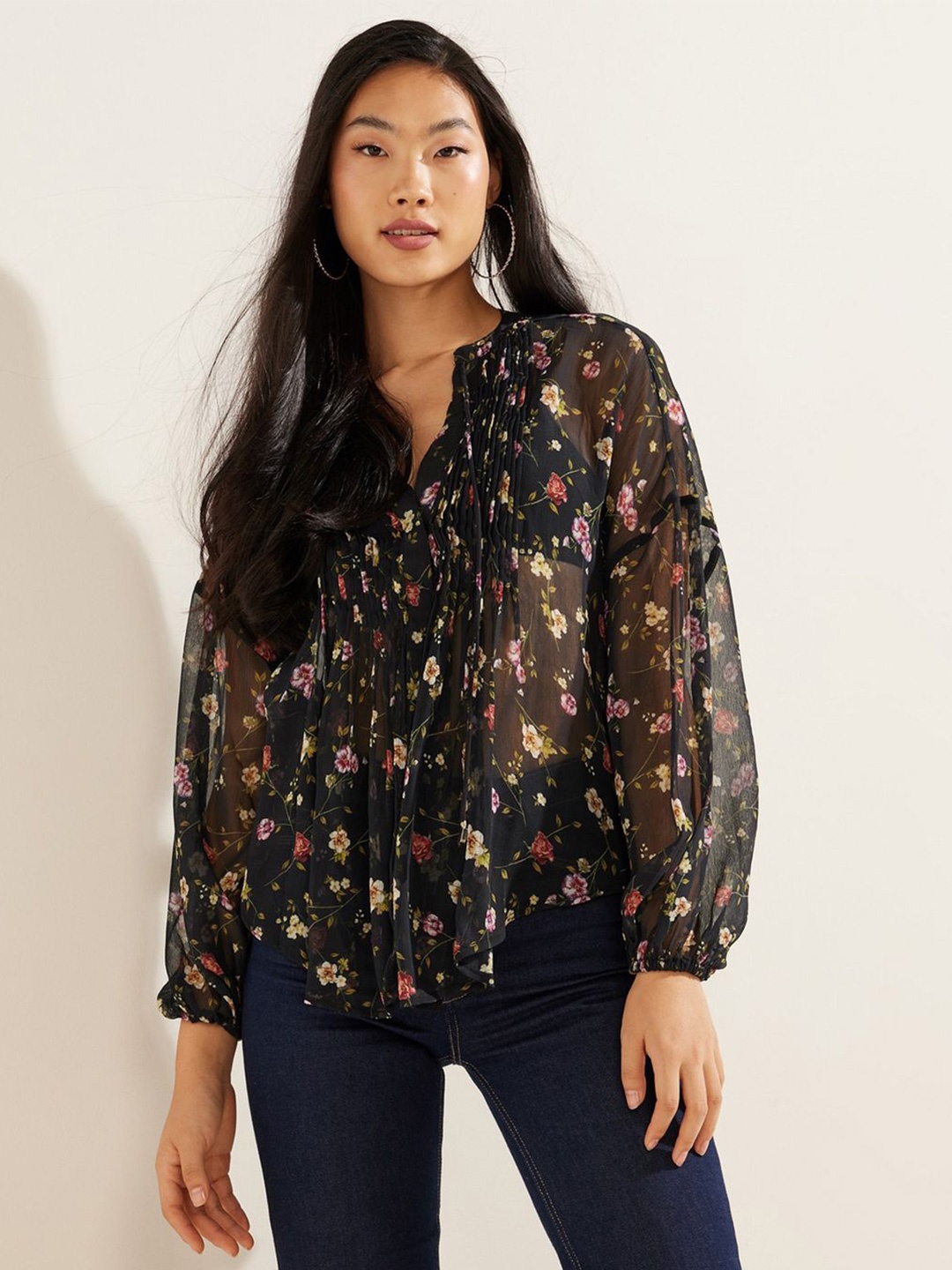 

GUESS Floral Print Styled Back Top, Black