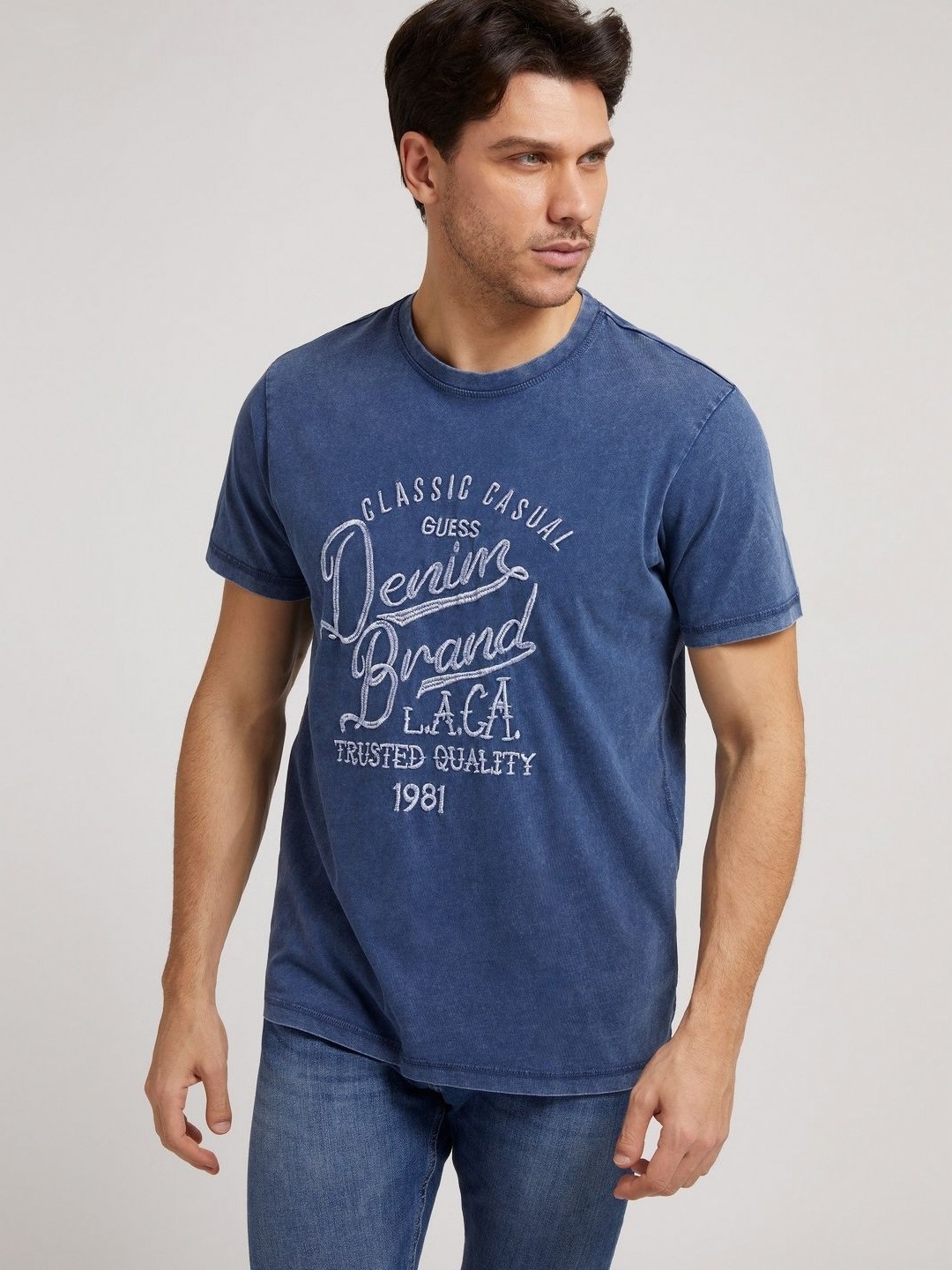 

GUESS Men Typography Printed Pure Cotton T-shirt, Blue